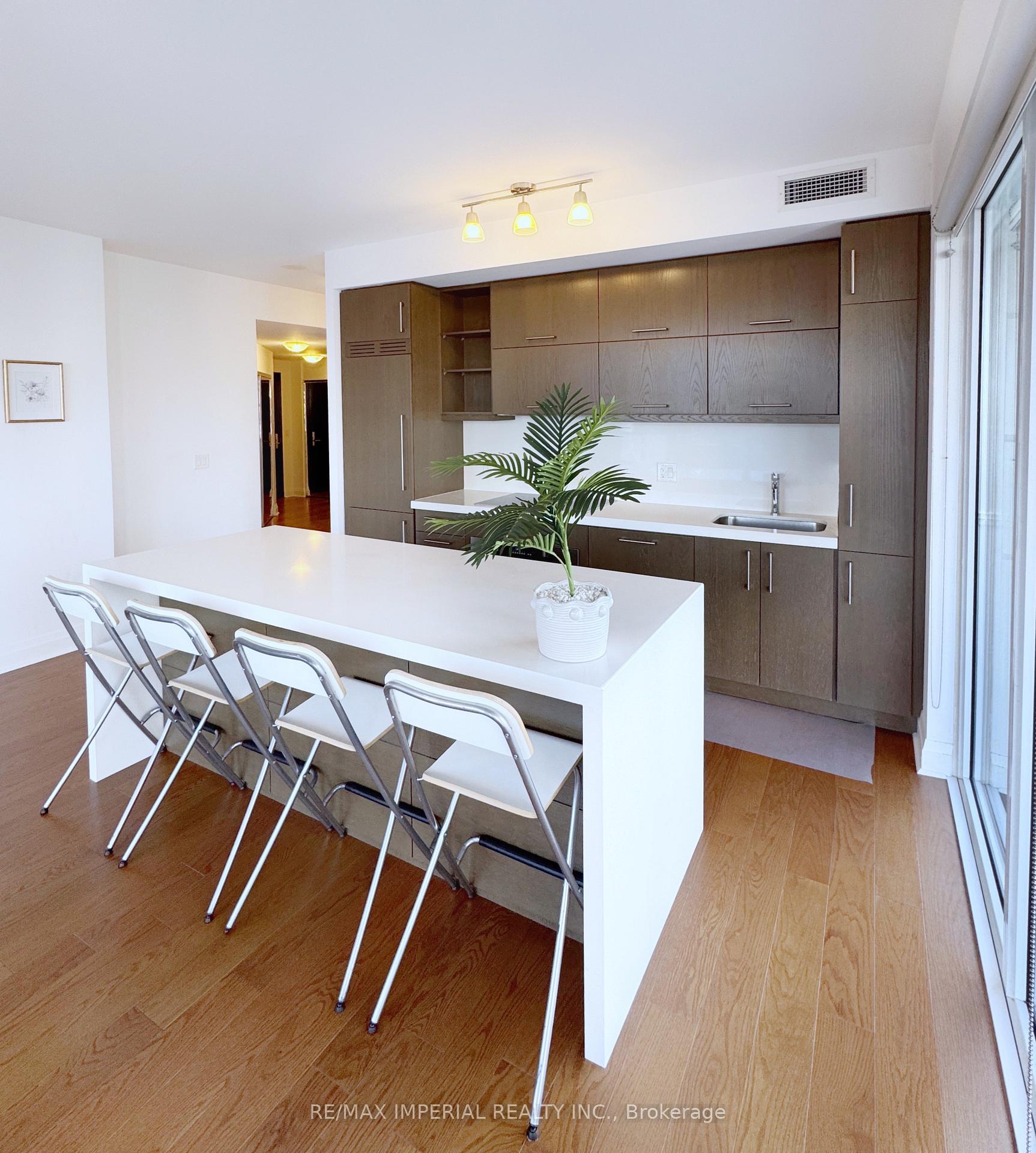 Photo 10 of Unit 1910, Bay 1080 Street E, Toronto, Bay Street Corridor — HOMEH