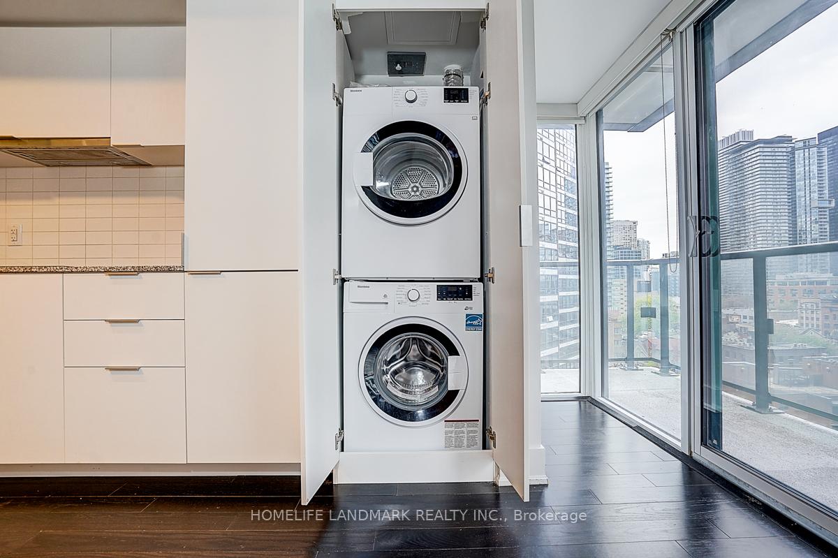 Photo 7 of Unit 1316, 955 bay Street, Toronto, Bay Street Corridor — HOMEH