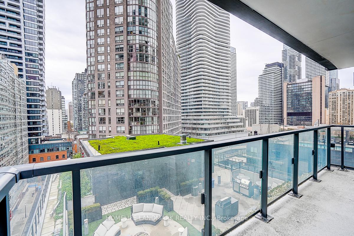 Photo 8 of Unit 1316, 955 bay Street, Toronto, Bay Street Corridor — HOMEH