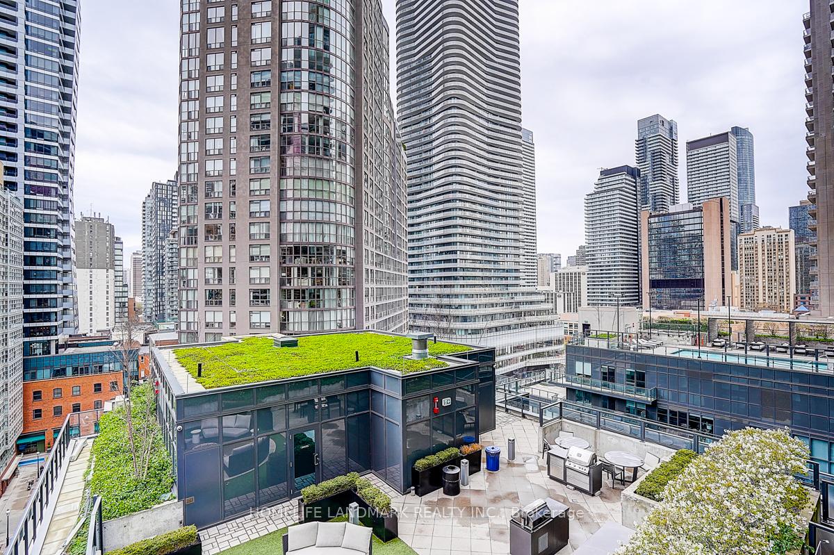 Photo 10 of Unit 1316, 955 bay Street, Toronto, Bay Street Corridor — HOMEH