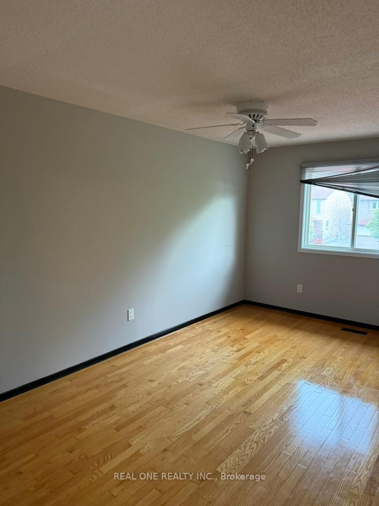 Photo 8 of 2 Maitland Drive, Markham, Milliken Mills West — HOMEH
