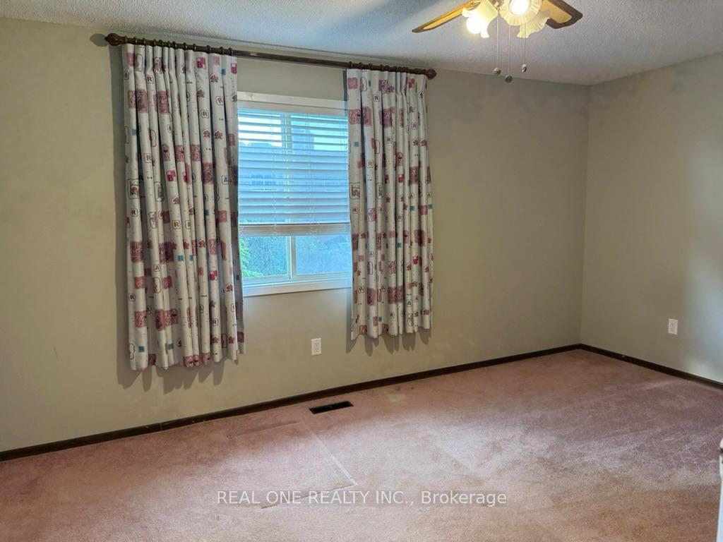 Photo 11 of 2 Maitland Drive, Markham, Milliken Mills West — HOMEH