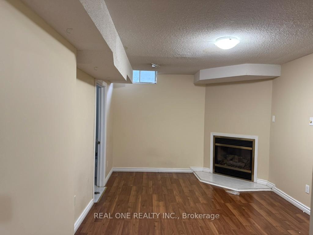 Photo 12 of 2 Maitland Drive, Markham, Milliken Mills West — HOMEH