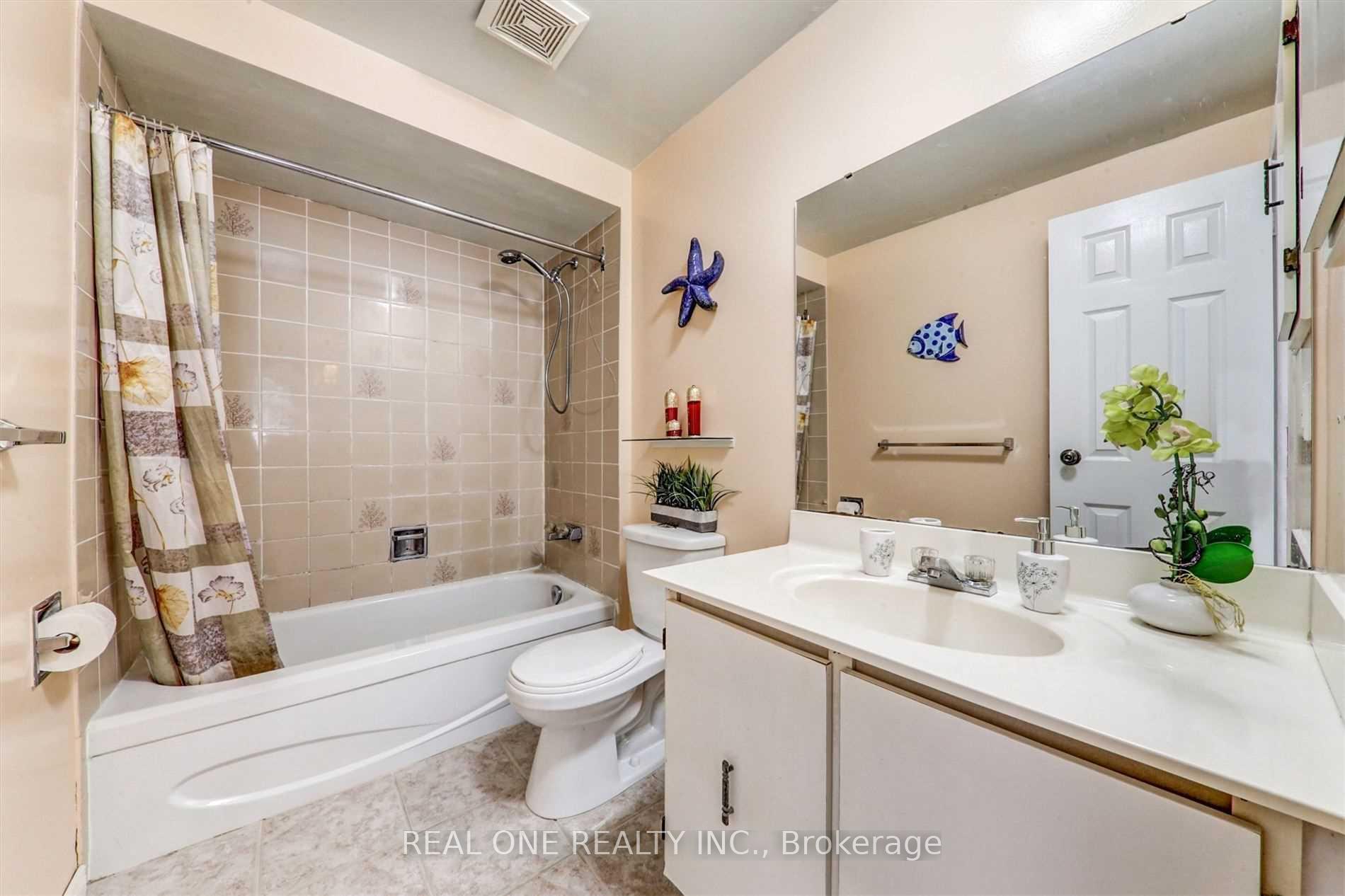 Photo 14 of 2 Maitland Drive, Markham, Milliken Mills West — HOMEH