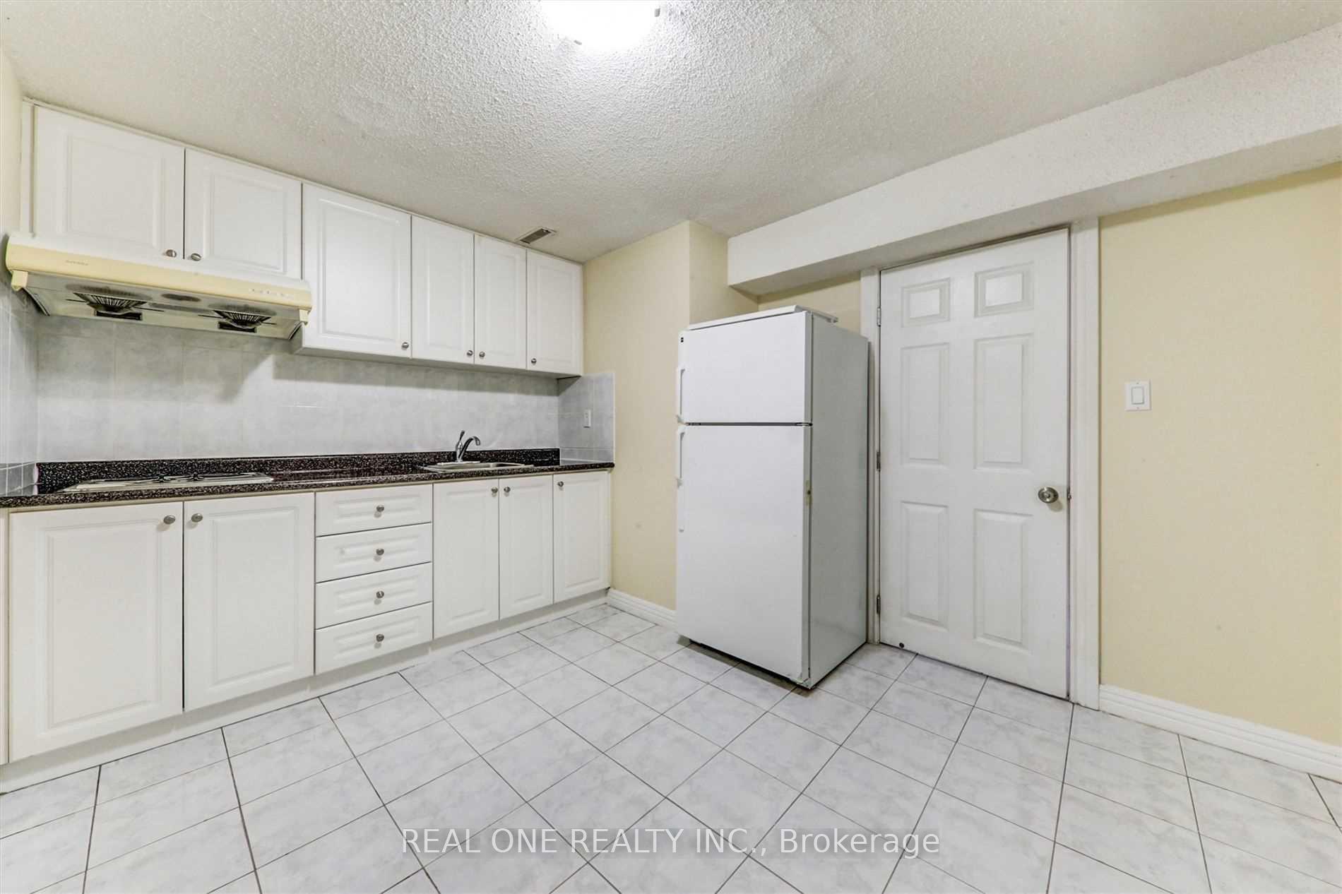 Photo 15 of 2 Maitland Drive, Markham, Milliken Mills West — HOMEH