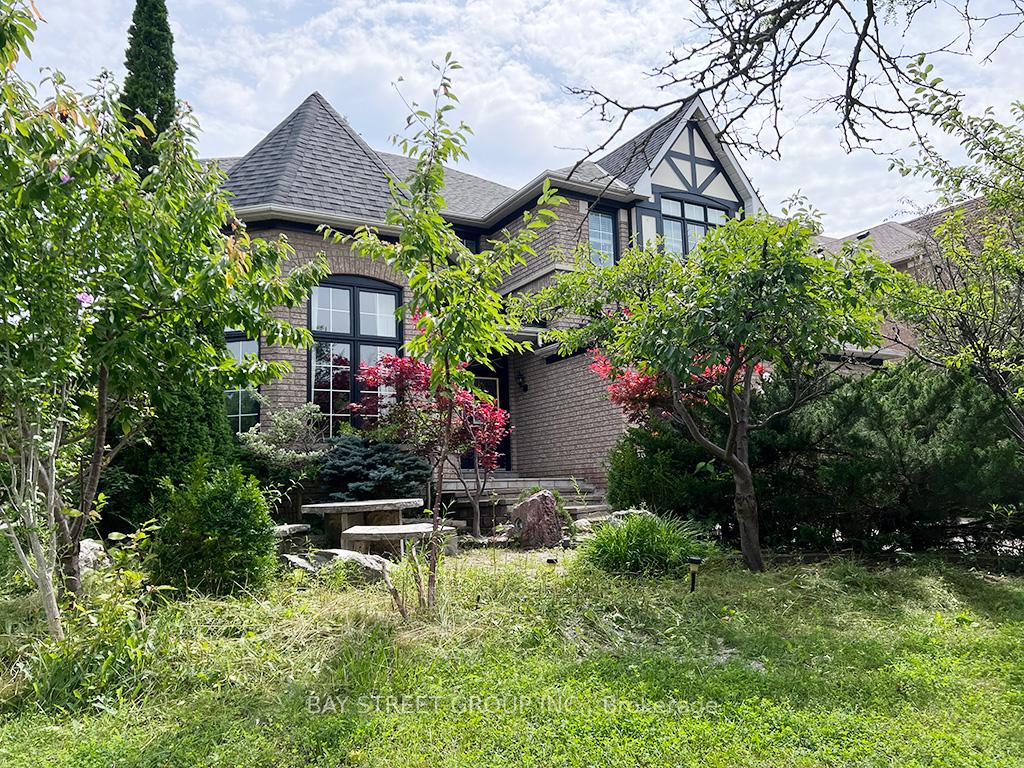 Photo 2 of 49 Forester Crescent, Markham, Cachet — HOMEH