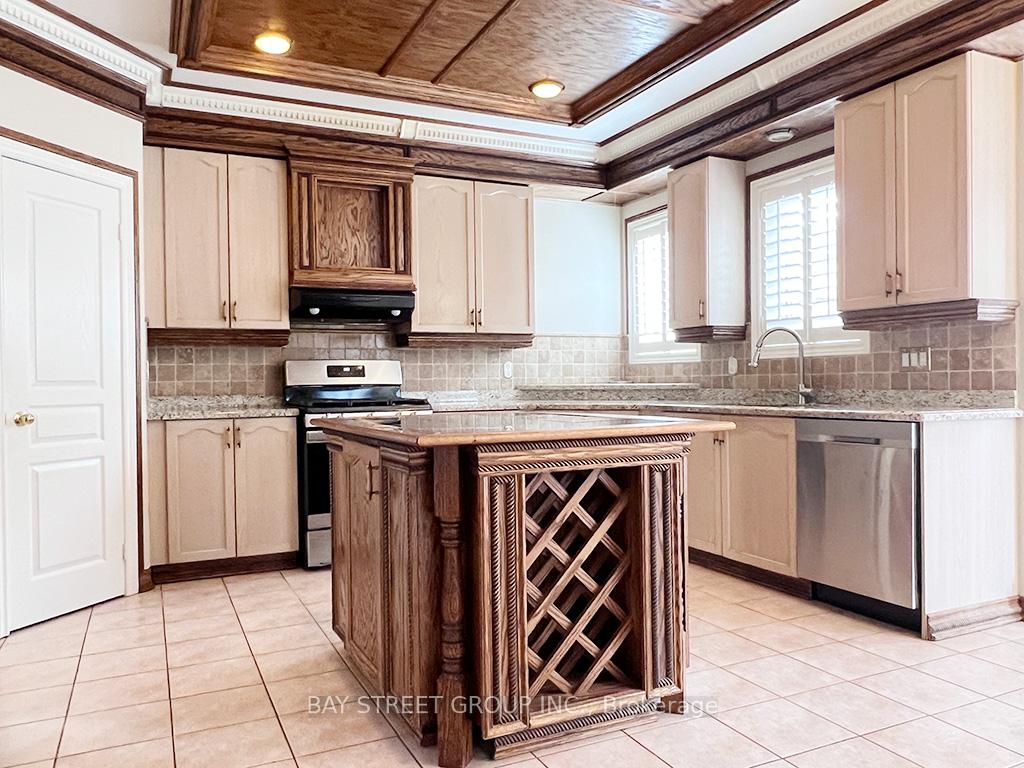 Photo 6 of 49 Forester Crescent, Markham, Cachet — HOMEH