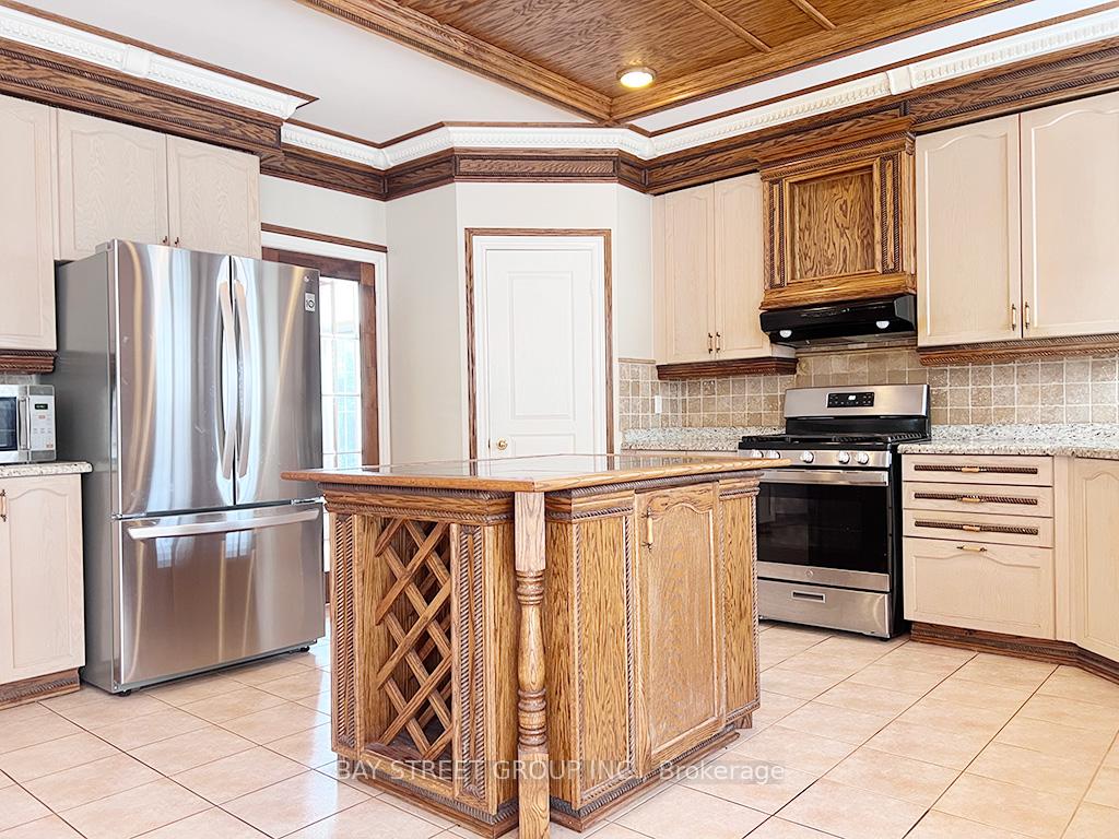 Photo 7 of 49 Forester Crescent, Markham, Cachet — HOMEH