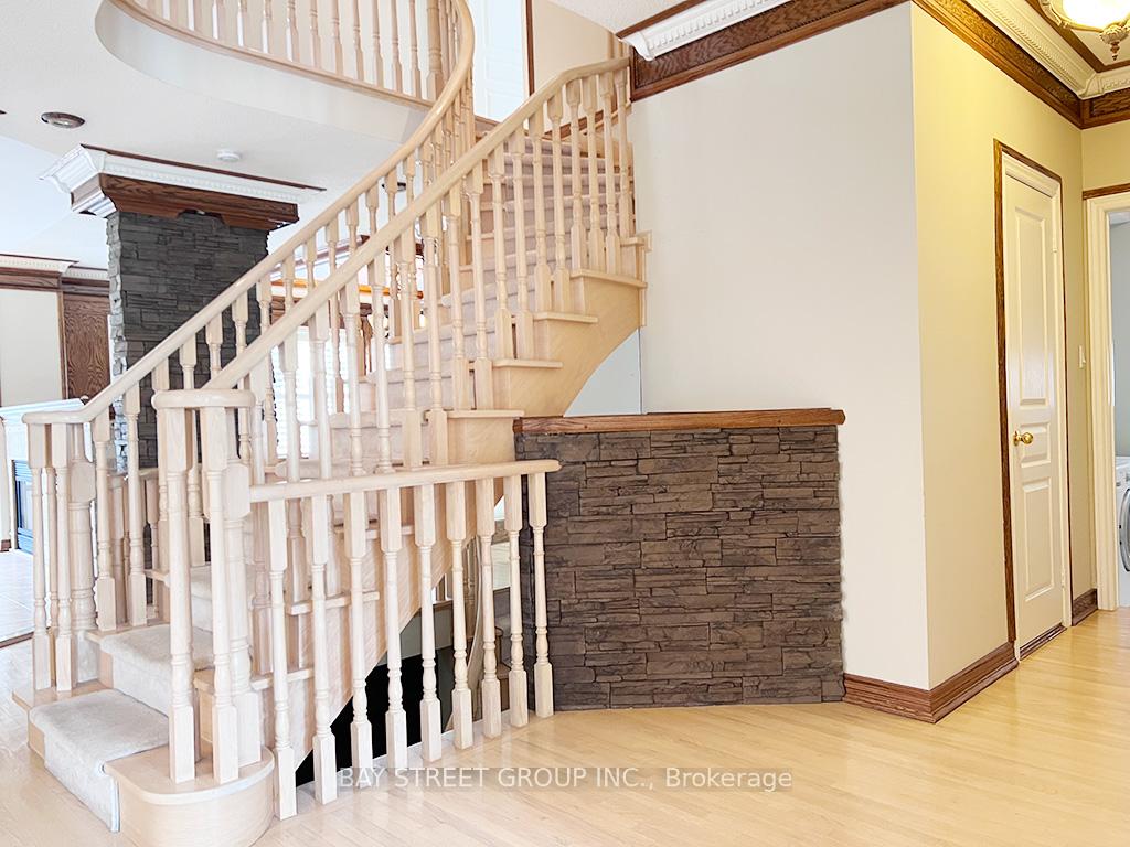 Photo 11 of 49 Forester Crescent, Markham, Cachet — HOMEH