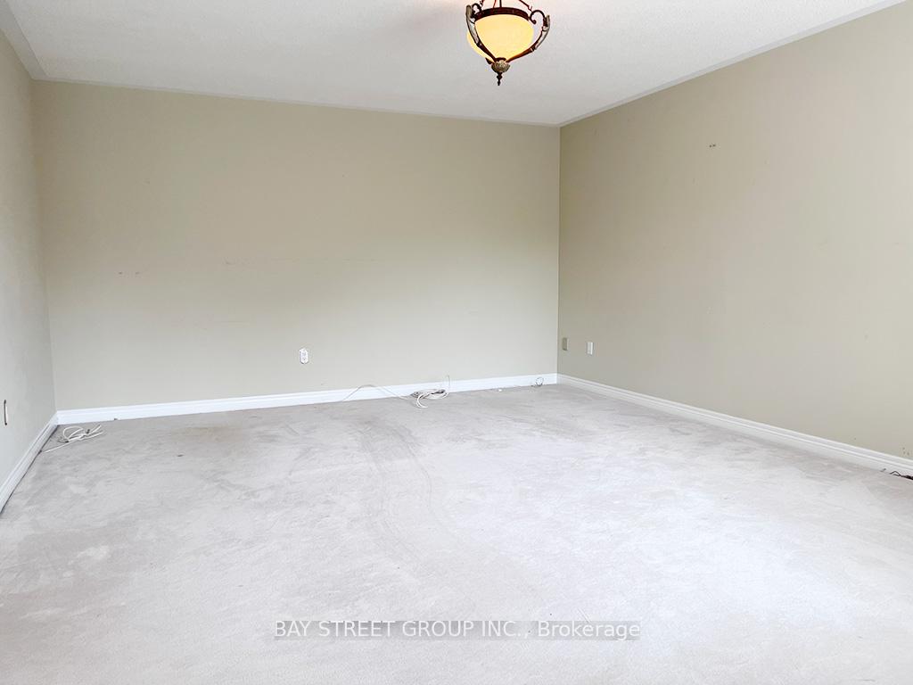 Photo 15 of 49 Forester Crescent, Markham, Cachet — HOMEH