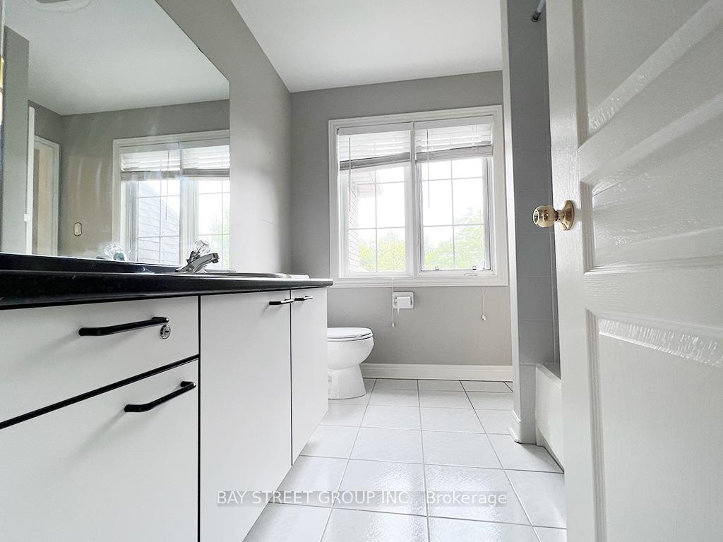 Photo 21 of 49 Forester Crescent, Markham, Cachet — HOMEH
