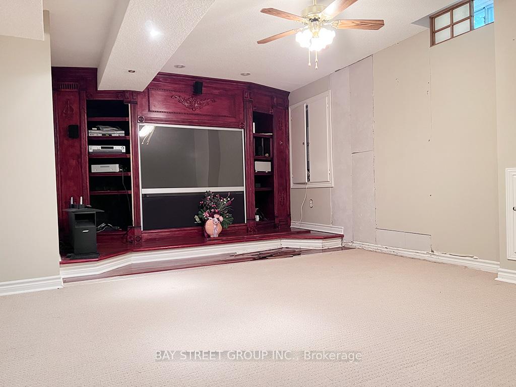 Photo 24 of 49 Forester Crescent, Markham, Cachet — HOMEH