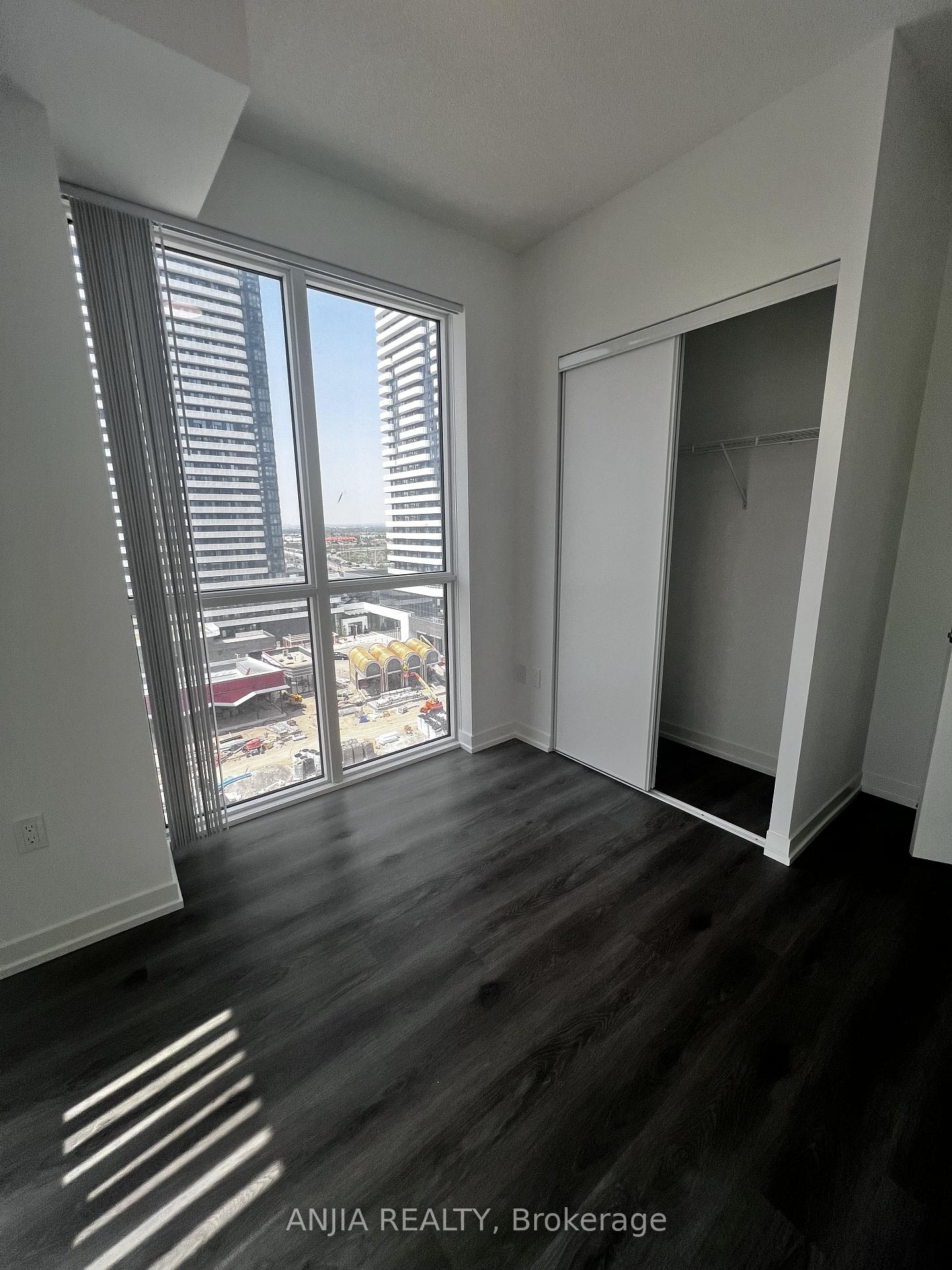 Photo 8 of Unit 1112, 28 Interchange Way, Vaughan, Vaughan Corporate Centre — HOMEH