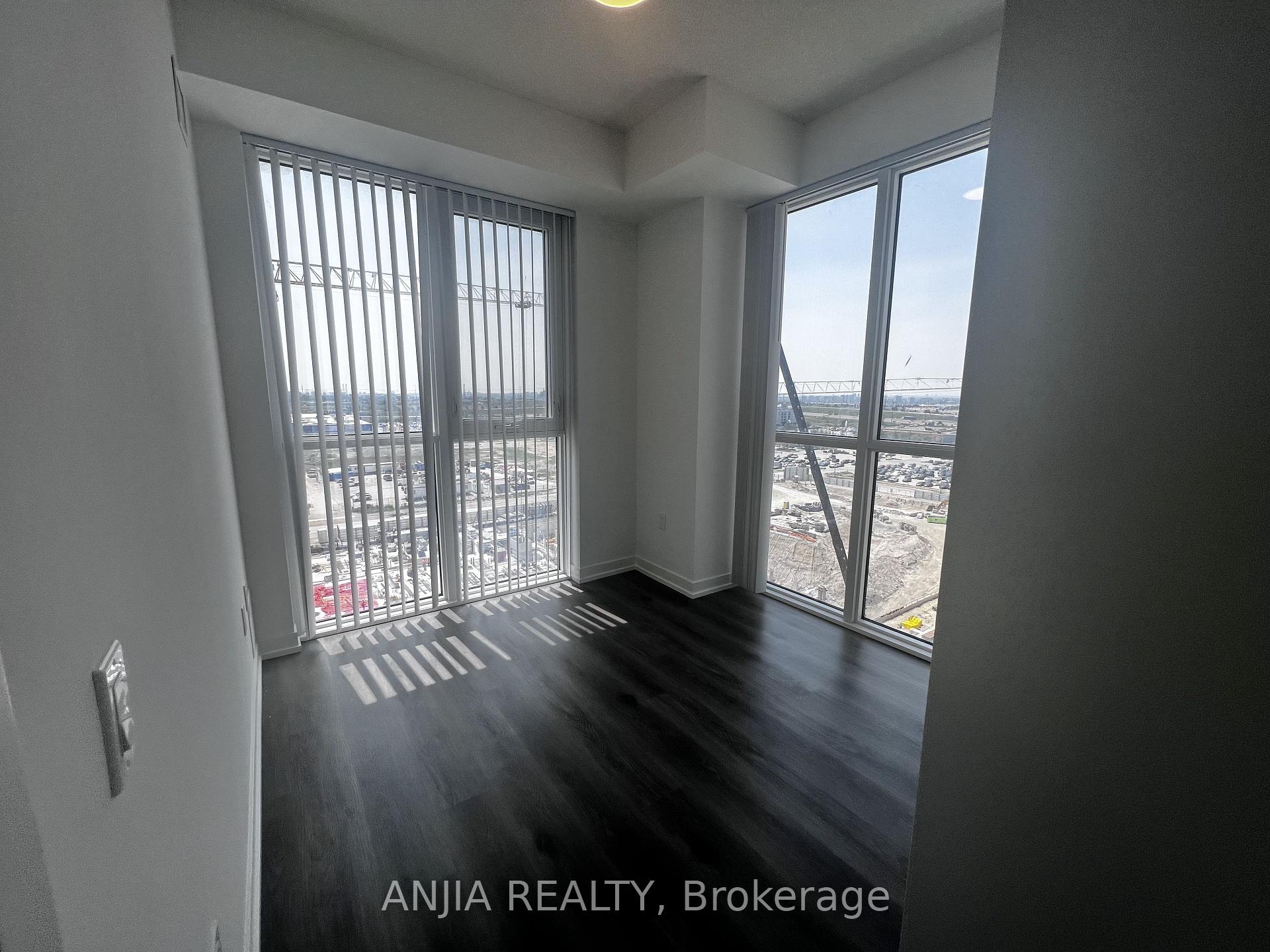 Photo 9 of Unit 1112, 28 Interchange Way, Vaughan, Vaughan Corporate Centre — HOMEH
