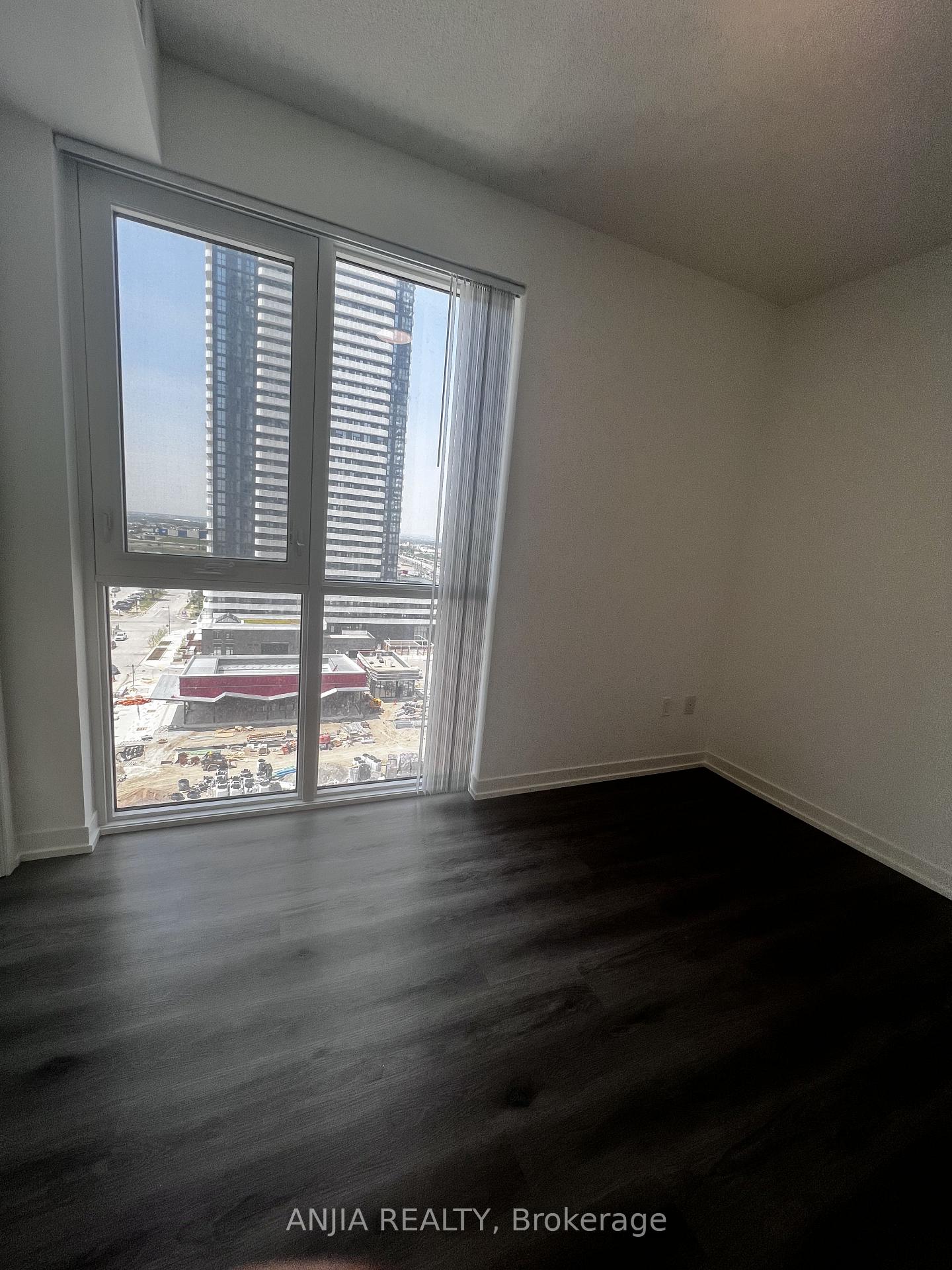 Photo 17 of Unit 1112, 28 Interchange Way, Vaughan, Vaughan Corporate Centre — HOMEH