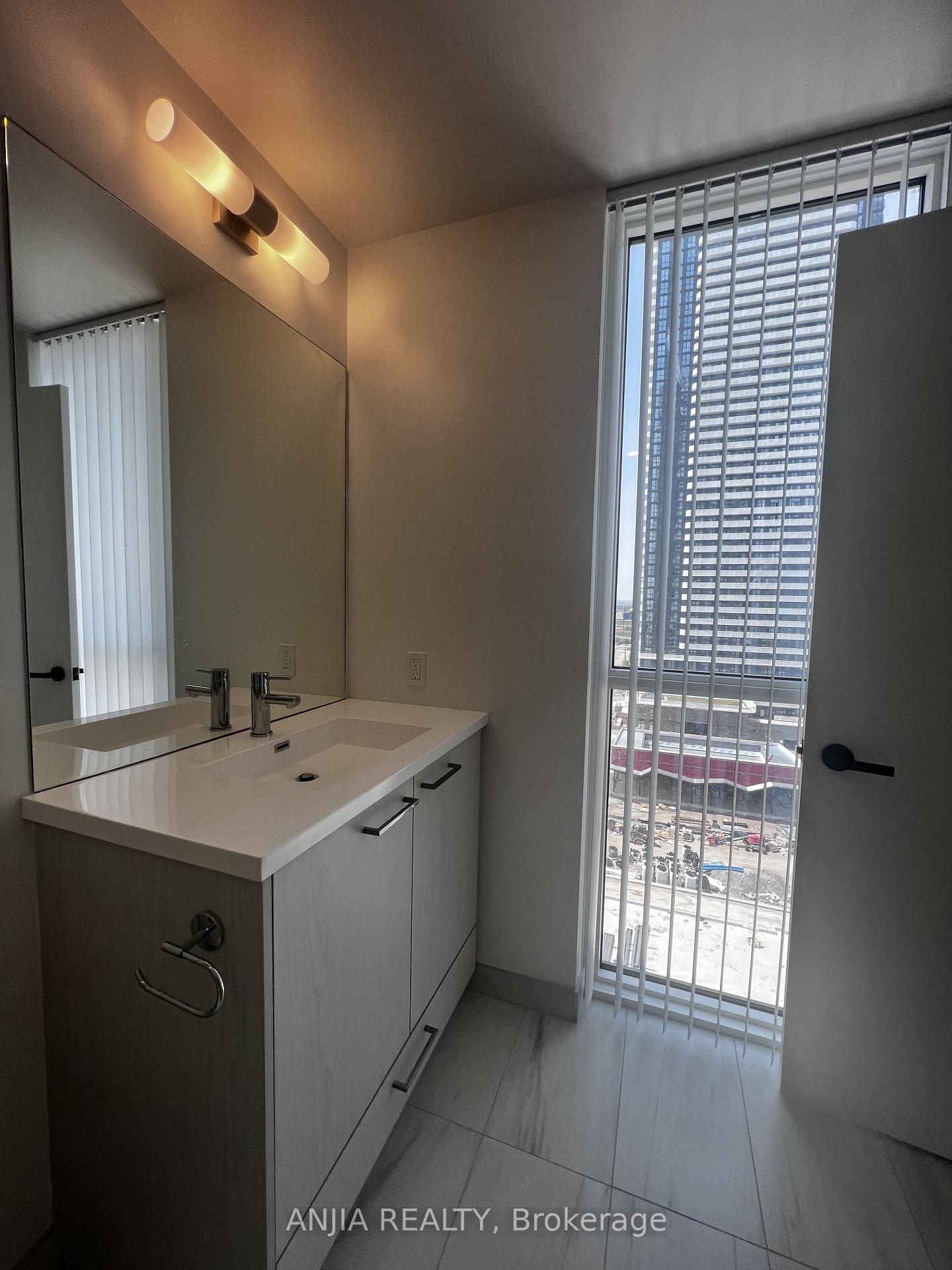 Photo 23 of Unit 1112, 28 Interchange Way, Vaughan, Vaughan Corporate Centre — HOMEH