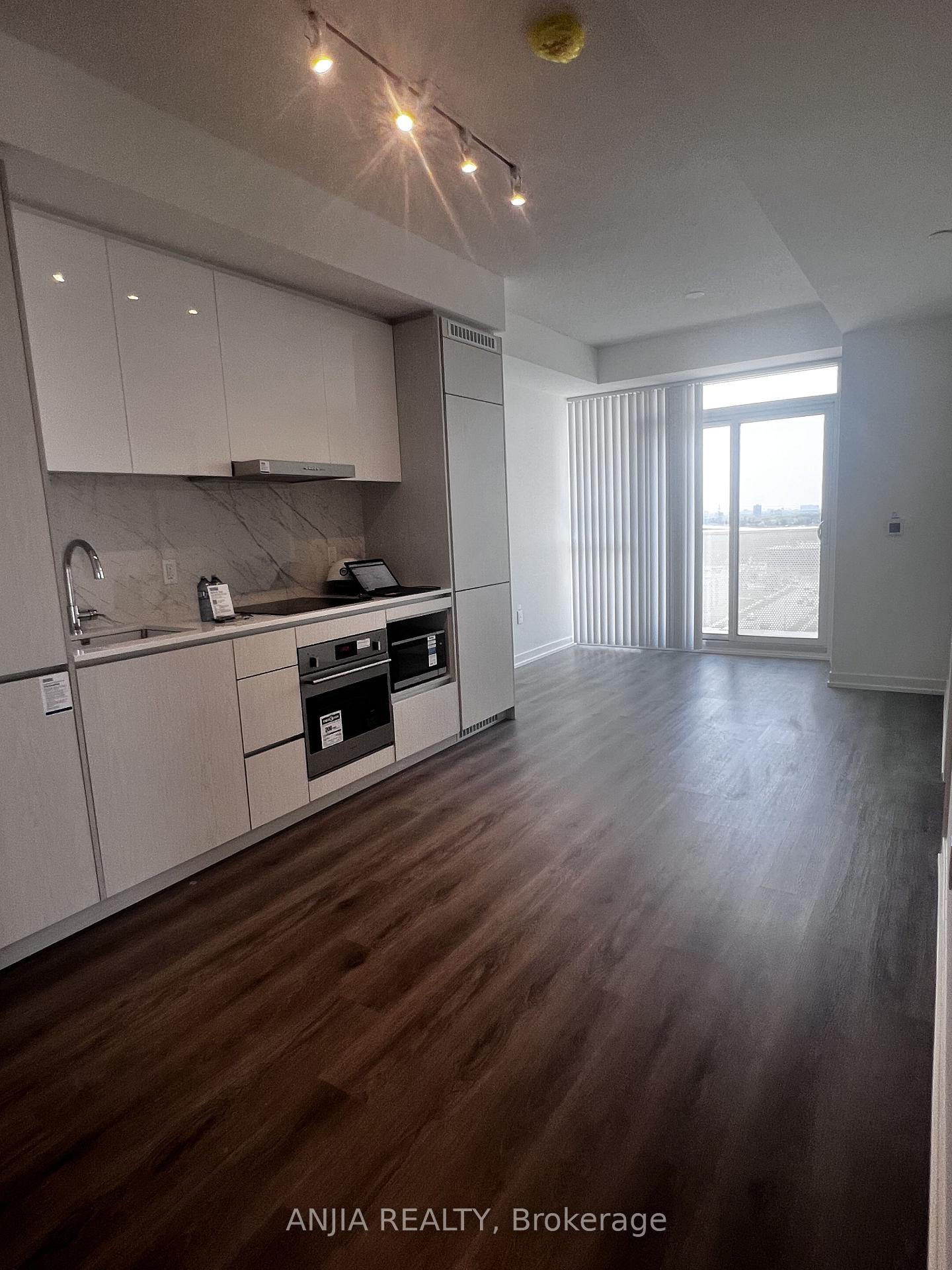 Photo 29 of Unit 1112, 28 Interchange Way, Vaughan, Vaughan Corporate Centre — HOMEH