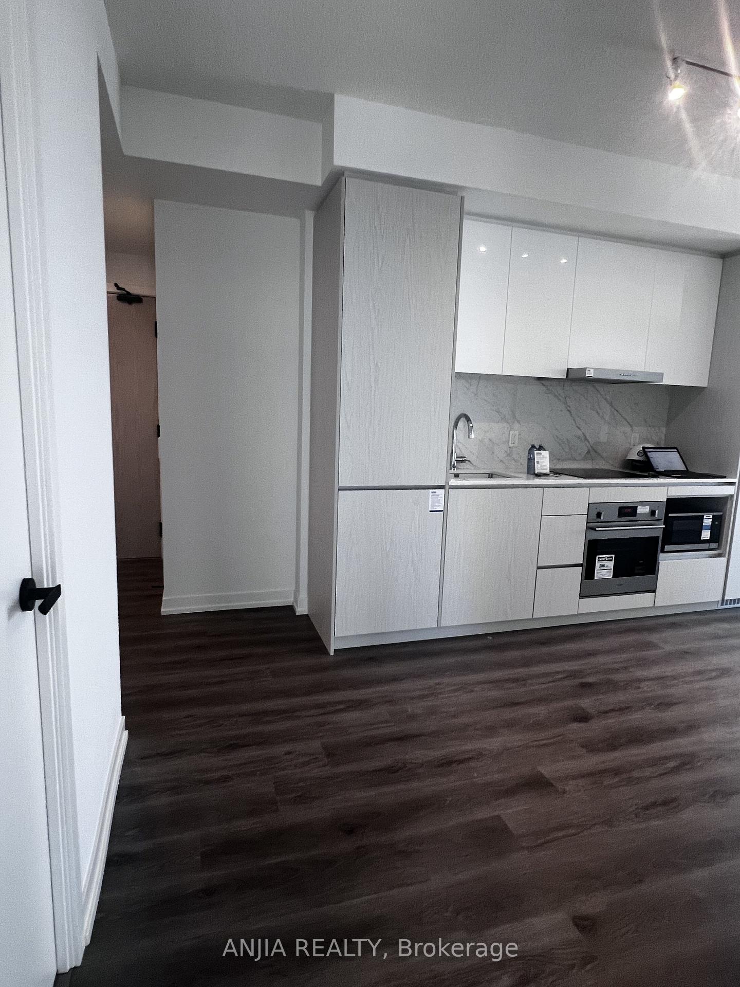 Photo 30 of Unit 1112, 28 Interchange Way, Vaughan, Vaughan Corporate Centre — HOMEH