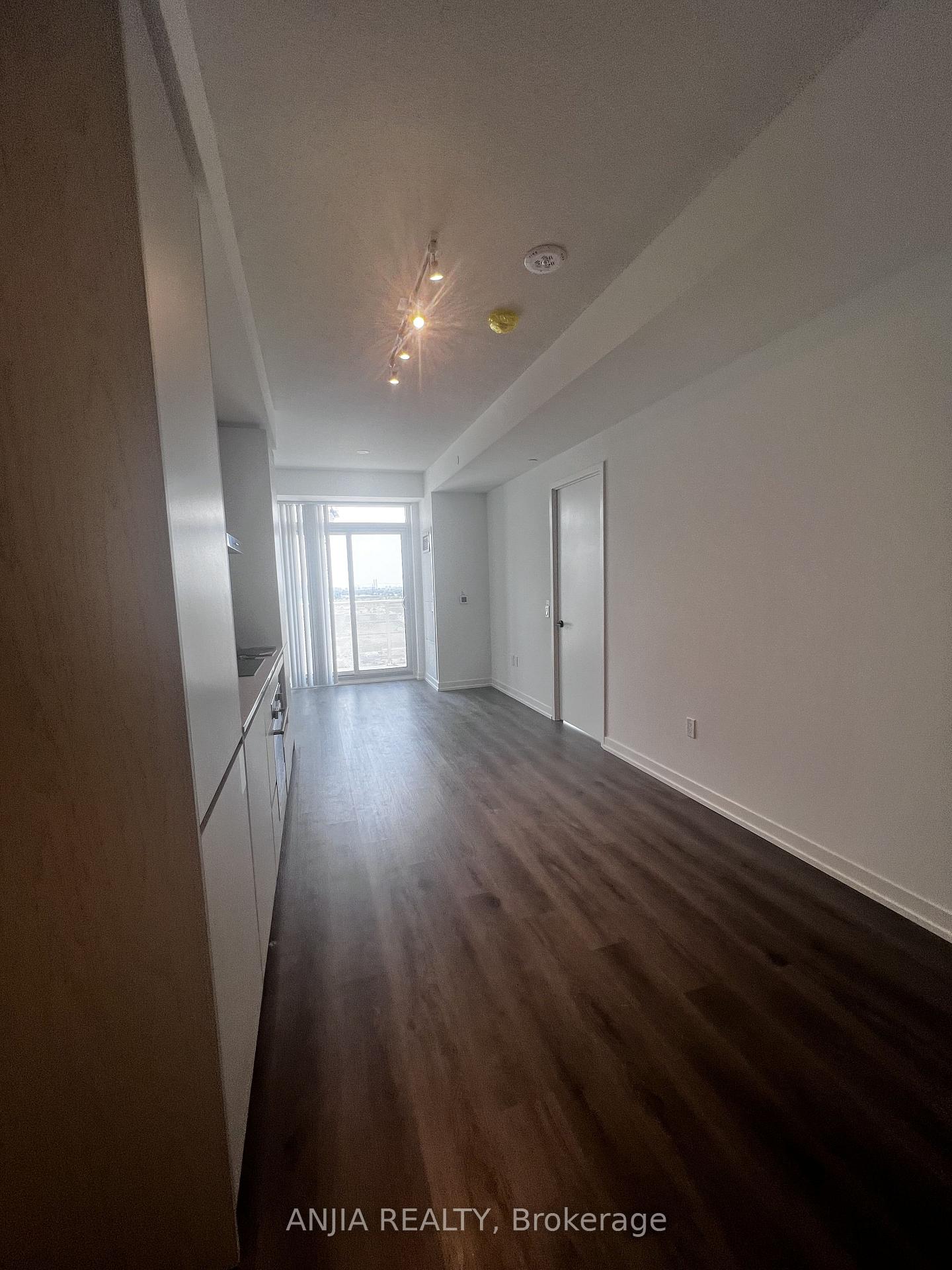 Photo 32 of Unit 1112, 28 Interchange Way, Vaughan, Vaughan Corporate Centre — HOMEH