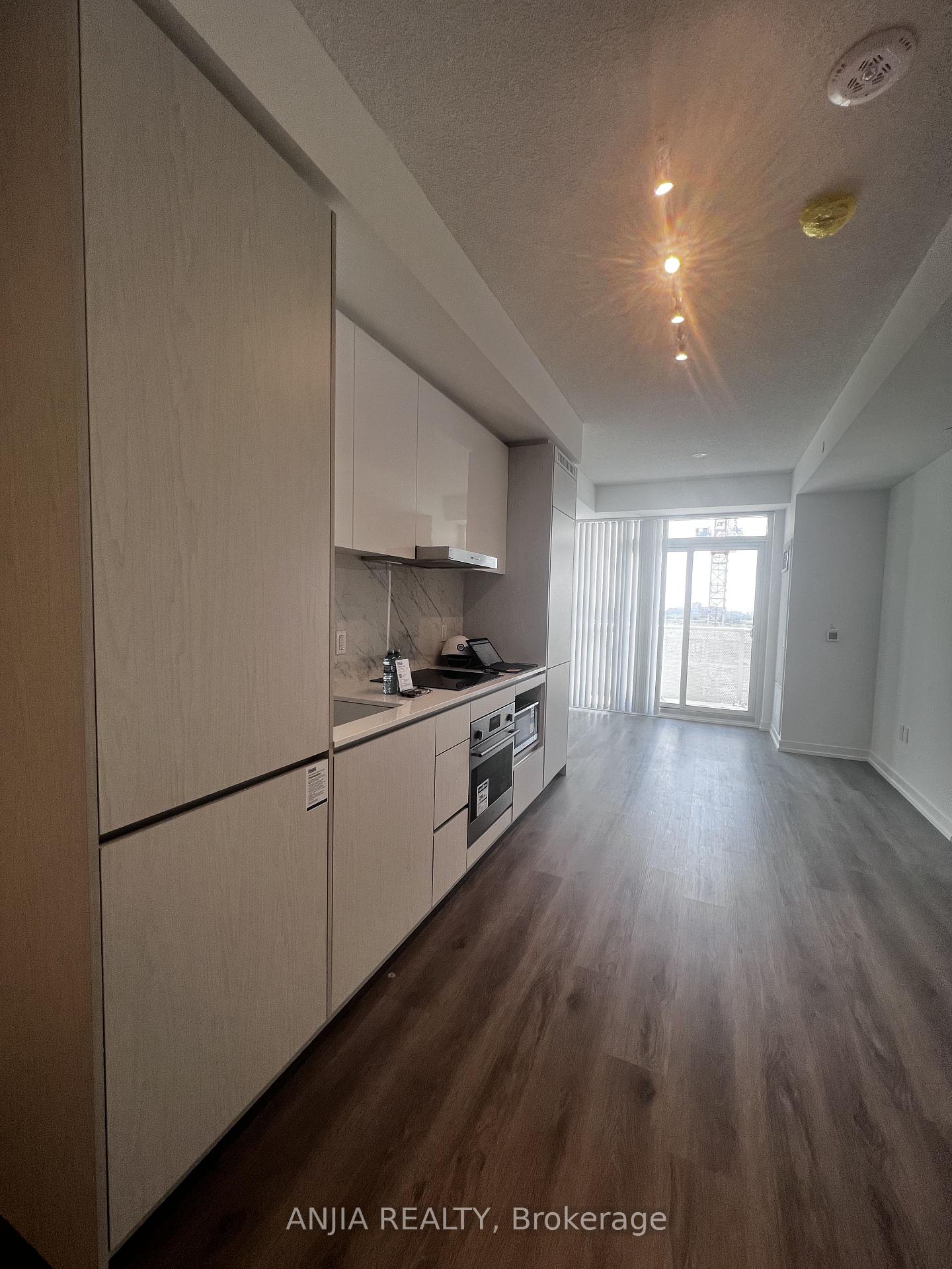 Photo 35 of Unit 1112, 28 Interchange Way, Vaughan, Vaughan Corporate Centre — HOMEH