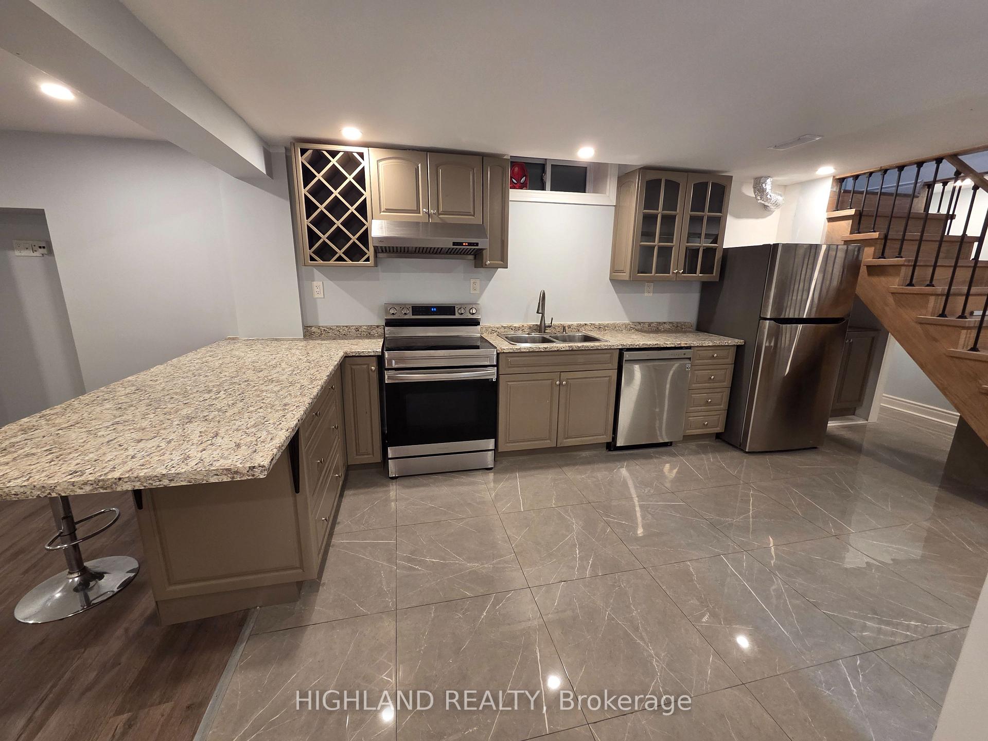 Photo 4 of Unit Bsmt, 252 Hickory Circle, Oakville, Wedgewood Creek — HOMEH