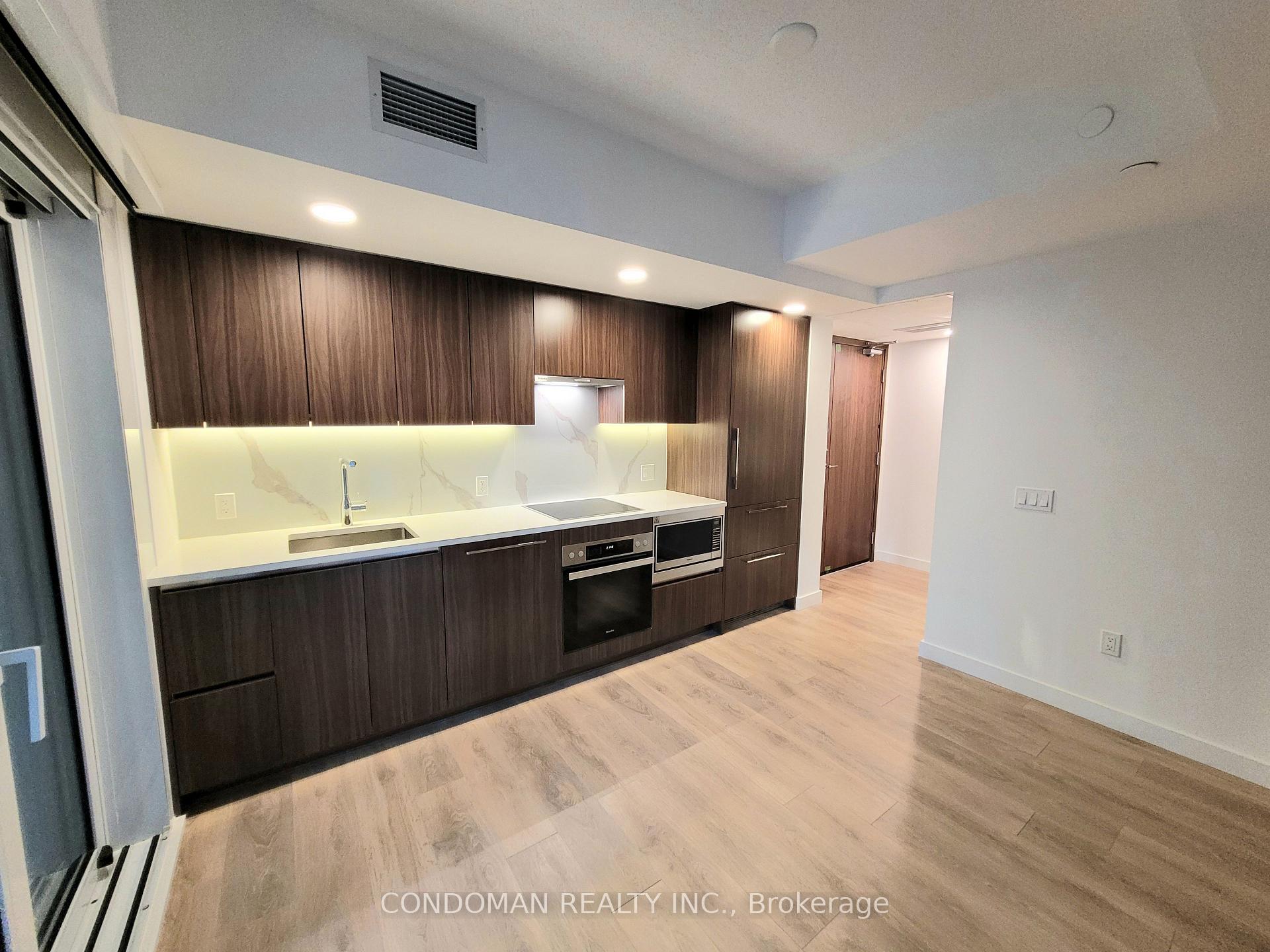 Photo 4 of Unit 703, 1 Concord Cityplace Way, Toronto, Waterfront Communities — HOMEH