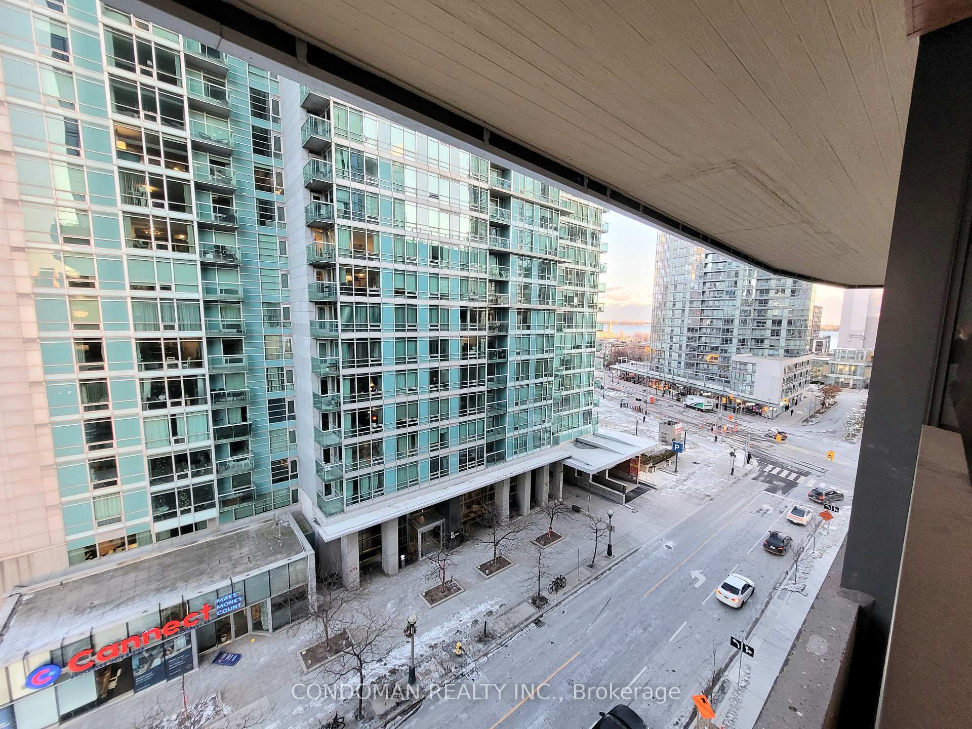 Photo 5 of Unit 703, 1 Concord Cityplace Way, Toronto, Waterfront Communities — HOMEH