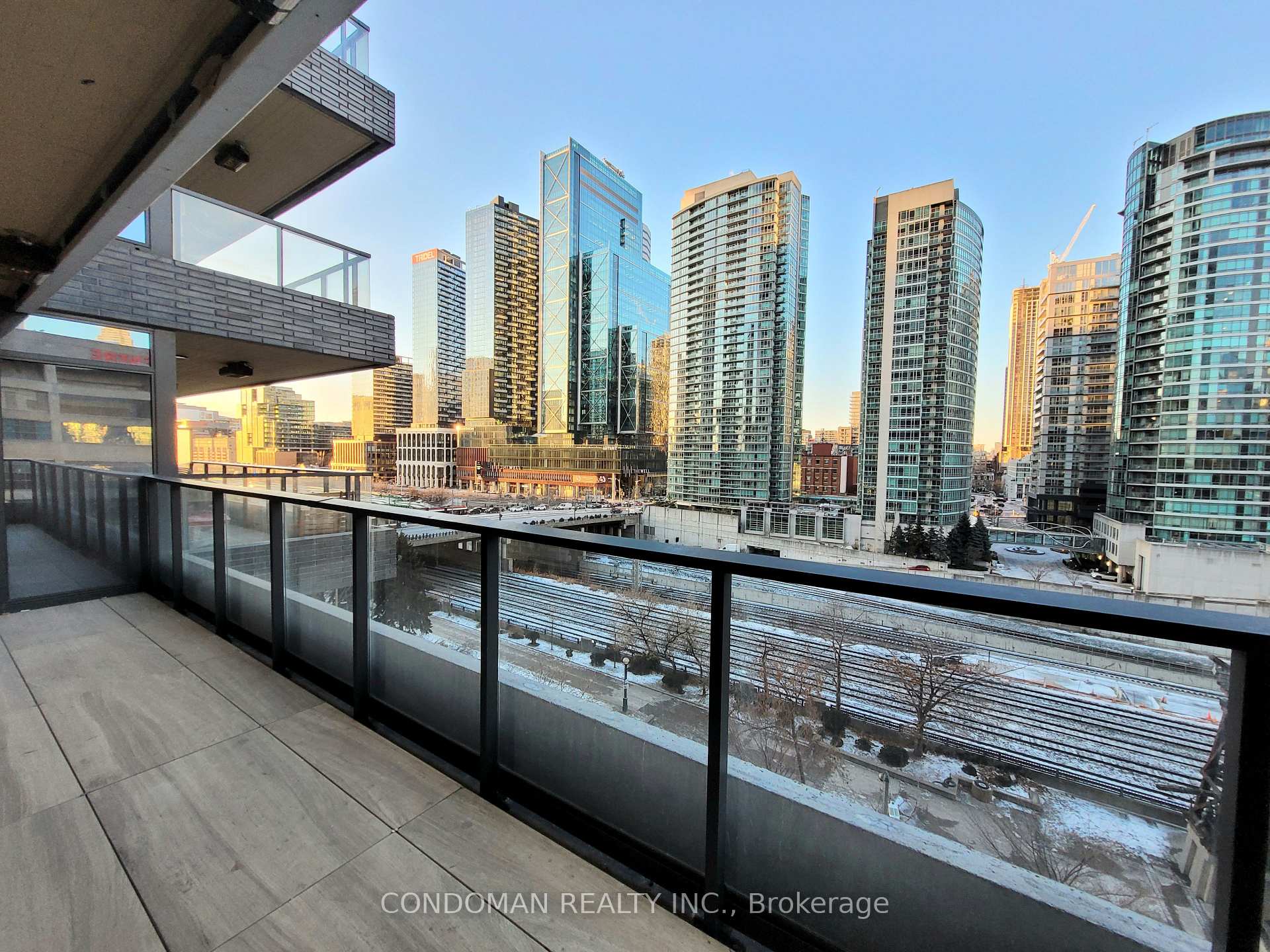 Photo 19 of Unit 703, 1 Concord Cityplace Way, Toronto, Waterfront Communities — HOMEH