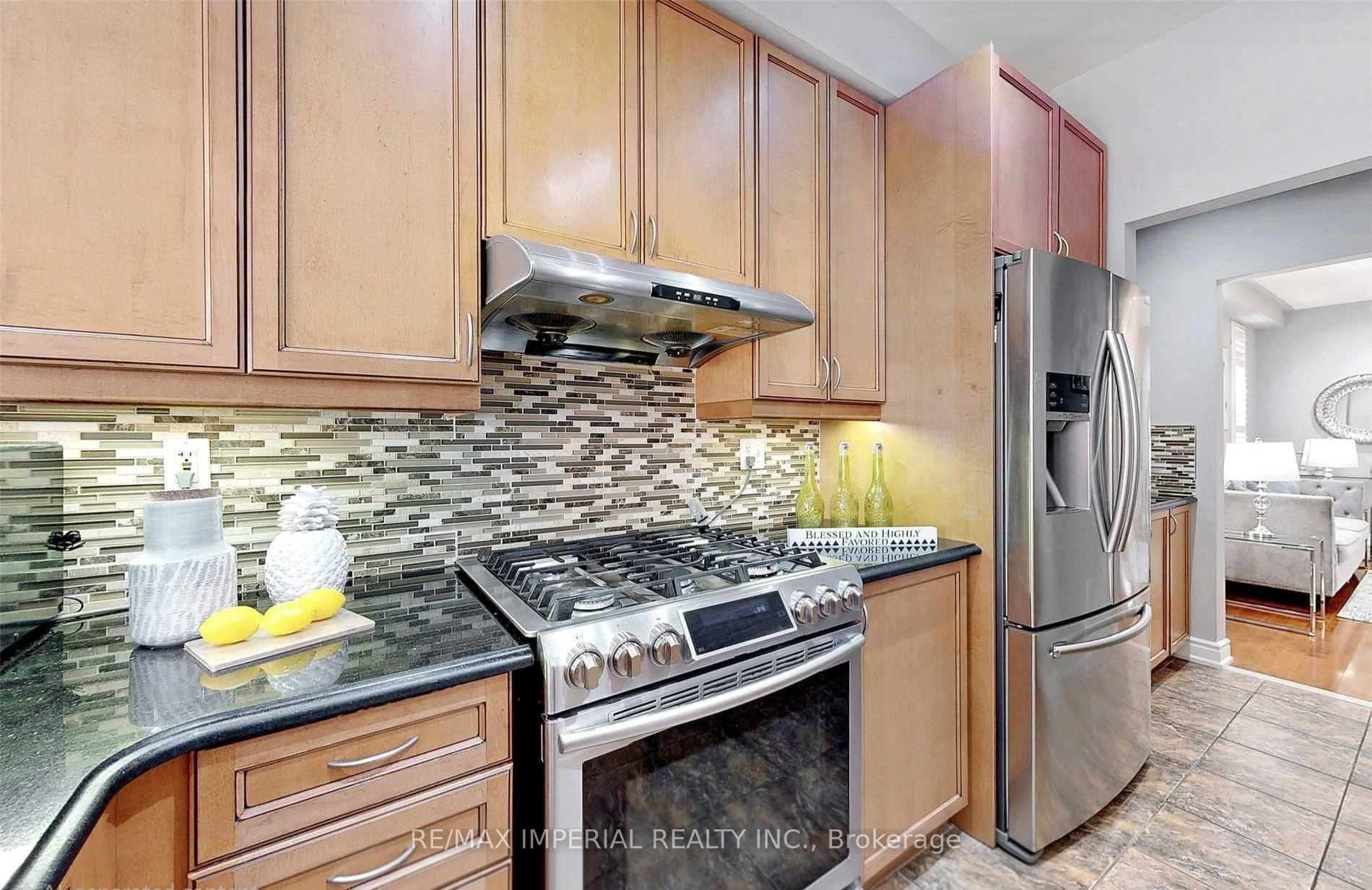 Photo 14 of 156 Goldenwood Crescent, Markham, Greensborough — HOMEH