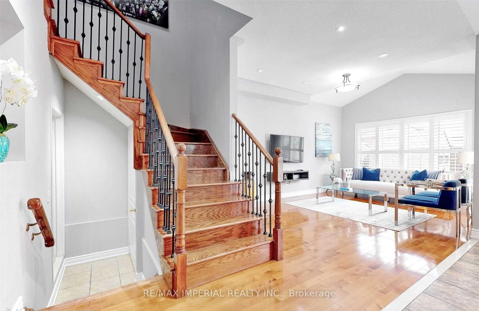 Photo 19 of 156 Goldenwood Crescent, Markham, Greensborough — HOMEH