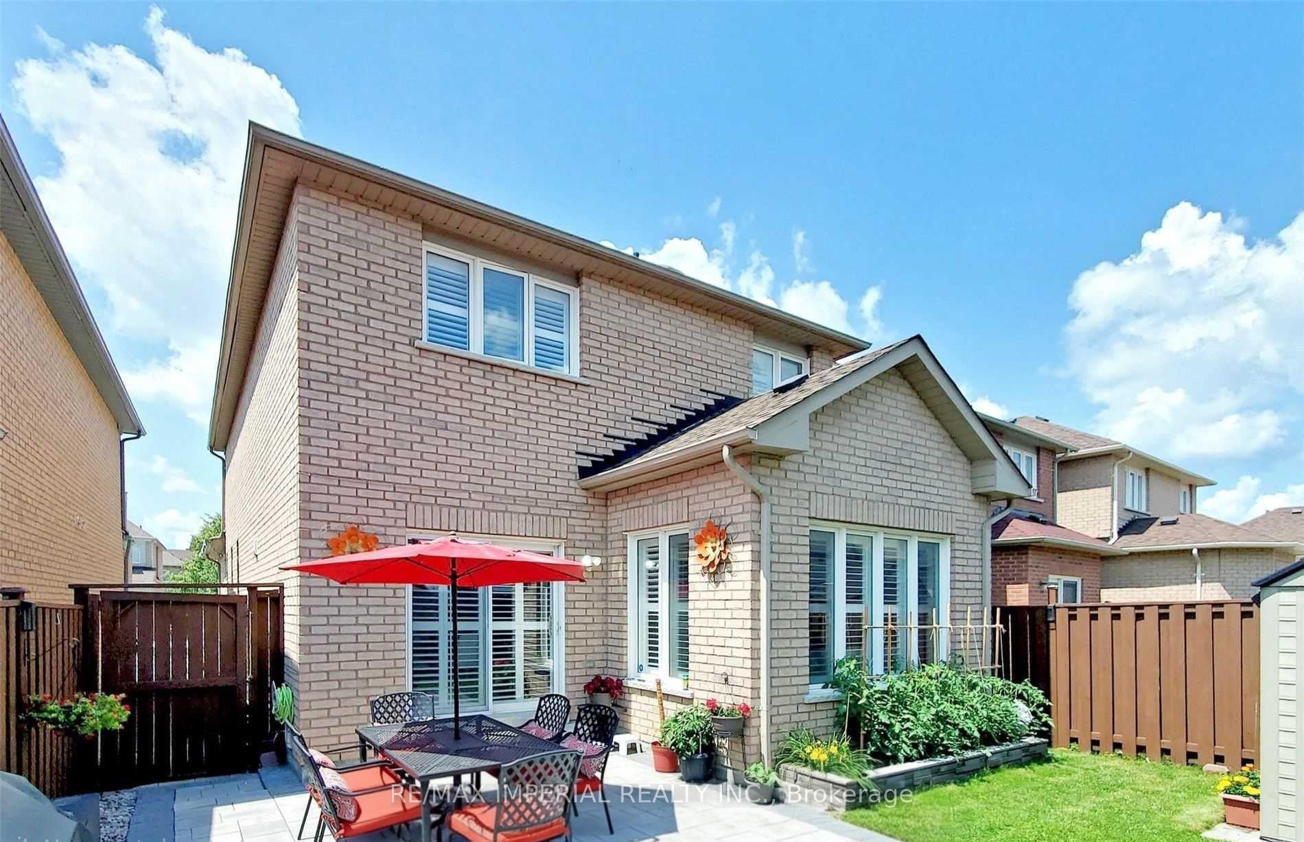 Photo 4 of 156 Goldenwood Crescent, Markham, Greensborough — HOMEH