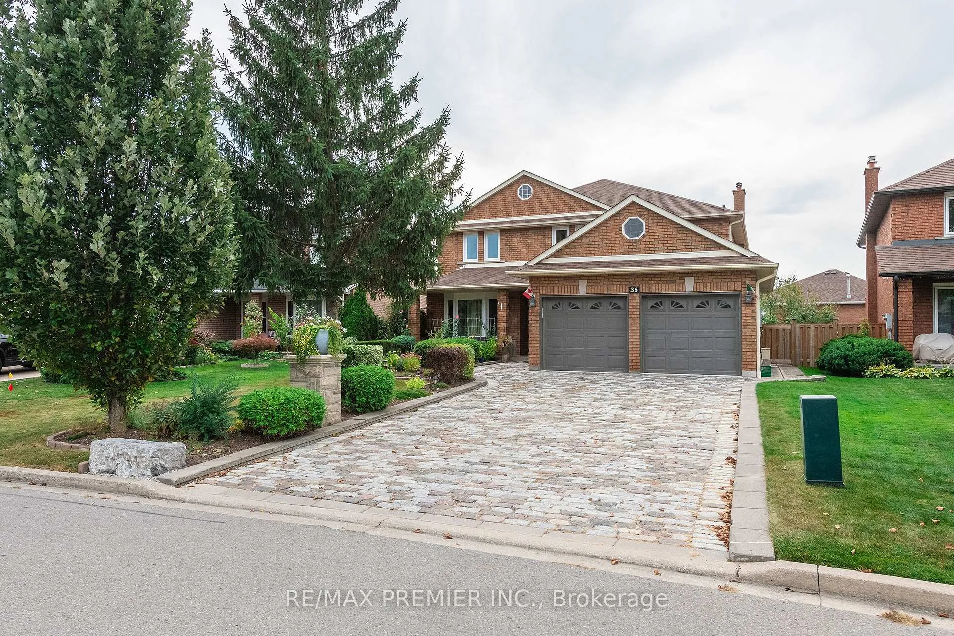 Front of 35 Cristina Crescent
