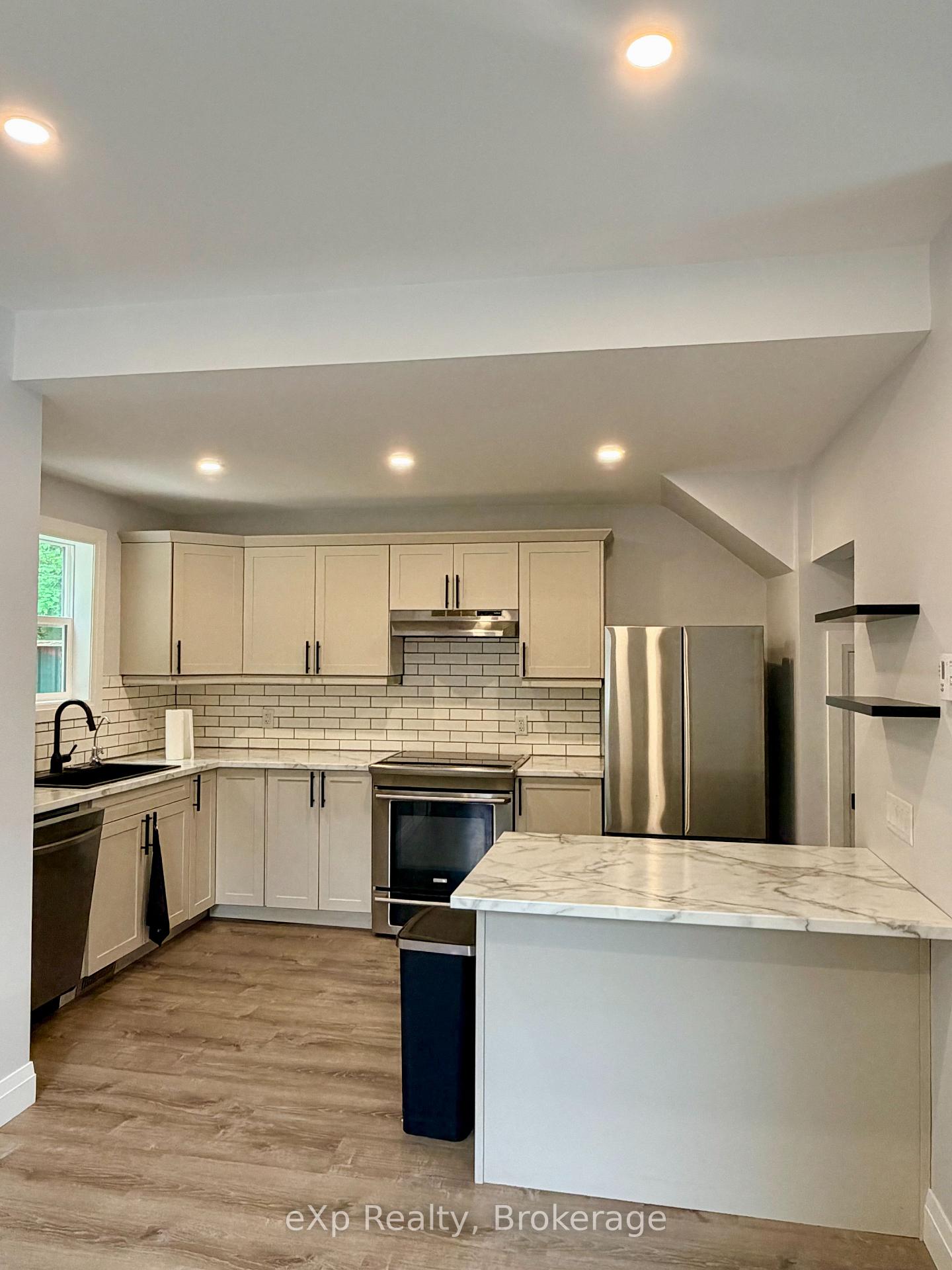 Photo 4 of 218 2nd Avenue E, Owen Sound — HOMEH