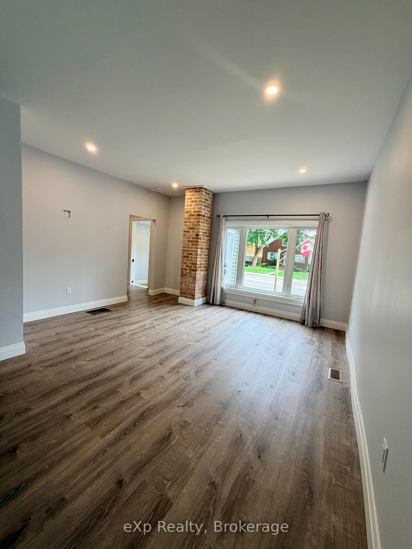 Photo 8 of 218 2nd Avenue E, Owen Sound — HOMEH