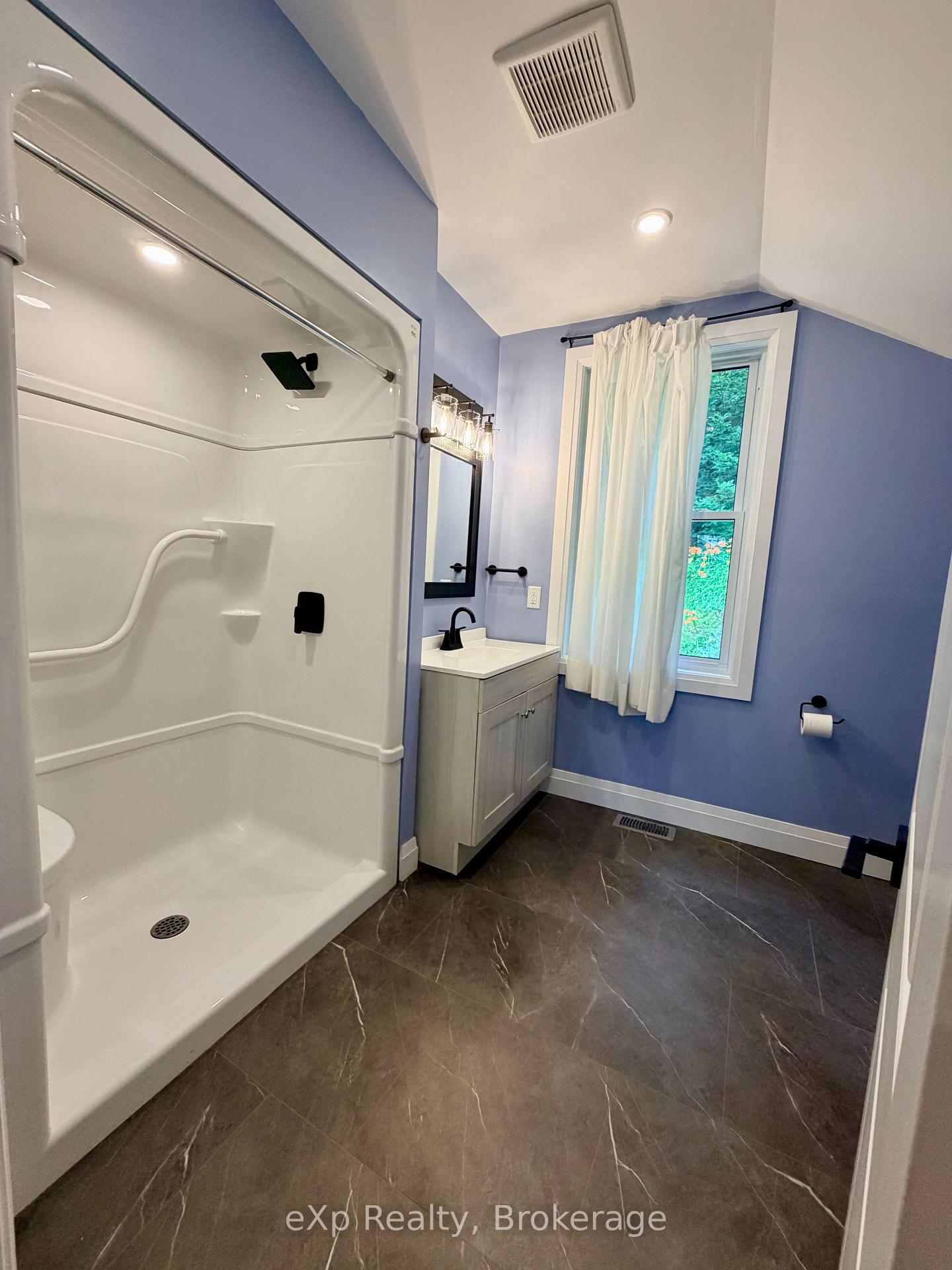 Photo 10 of 218 2nd Avenue E, Owen Sound — HOMEH