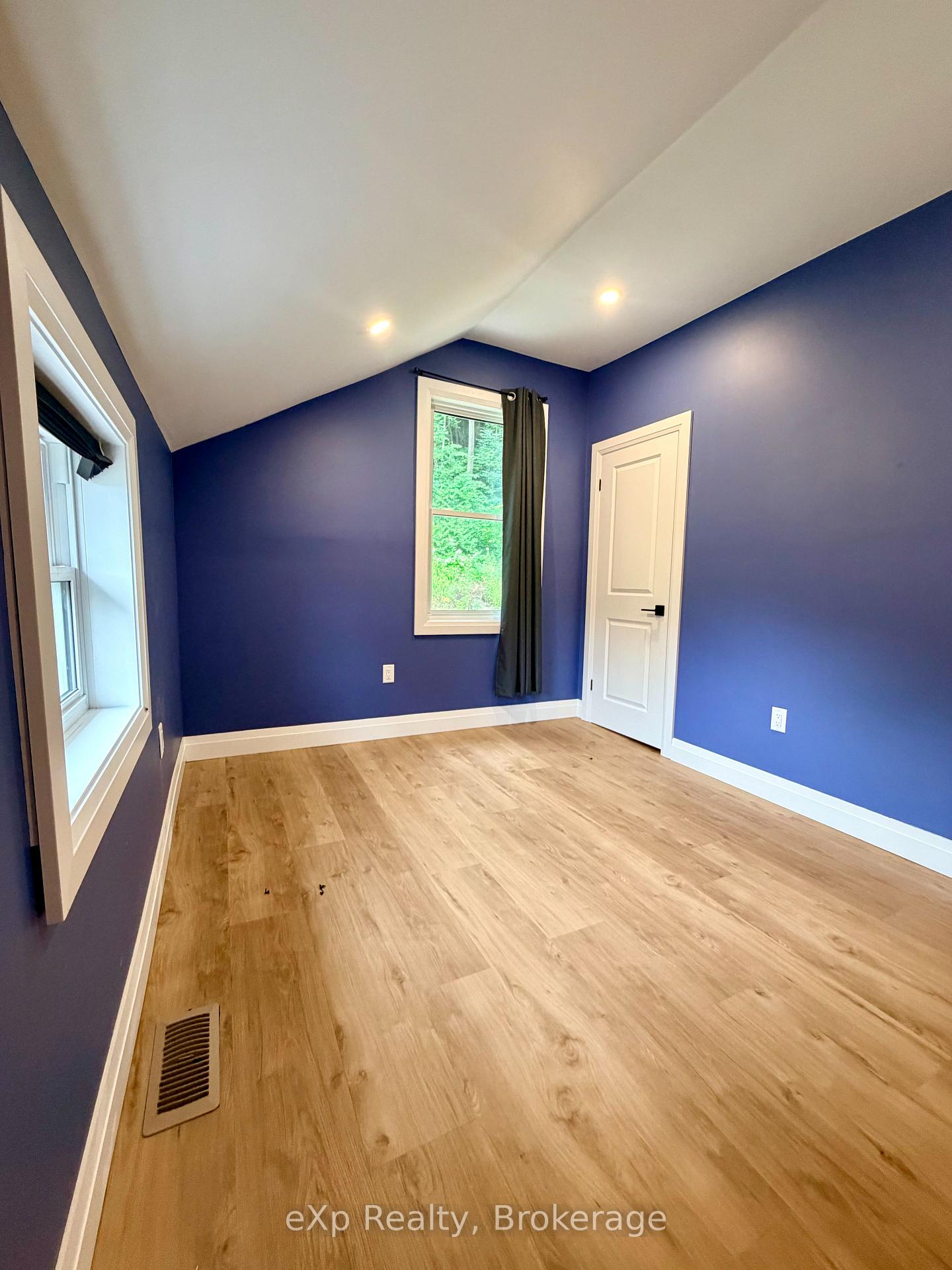 Photo 12 of 218 2nd Avenue E, Owen Sound — HOMEH