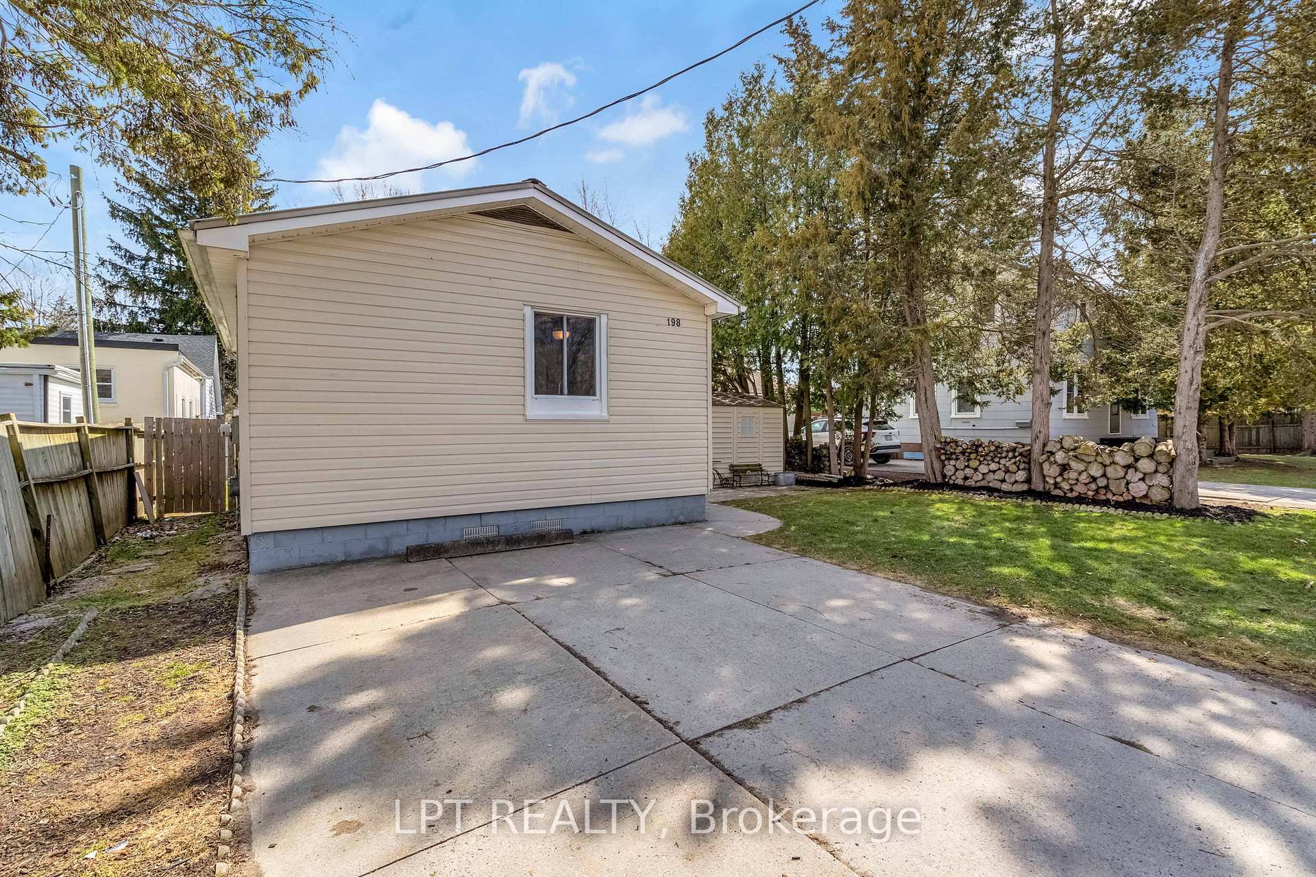 Photo 2 of 198 Munroe Street, West Elgin, West Lorne — HOMEH