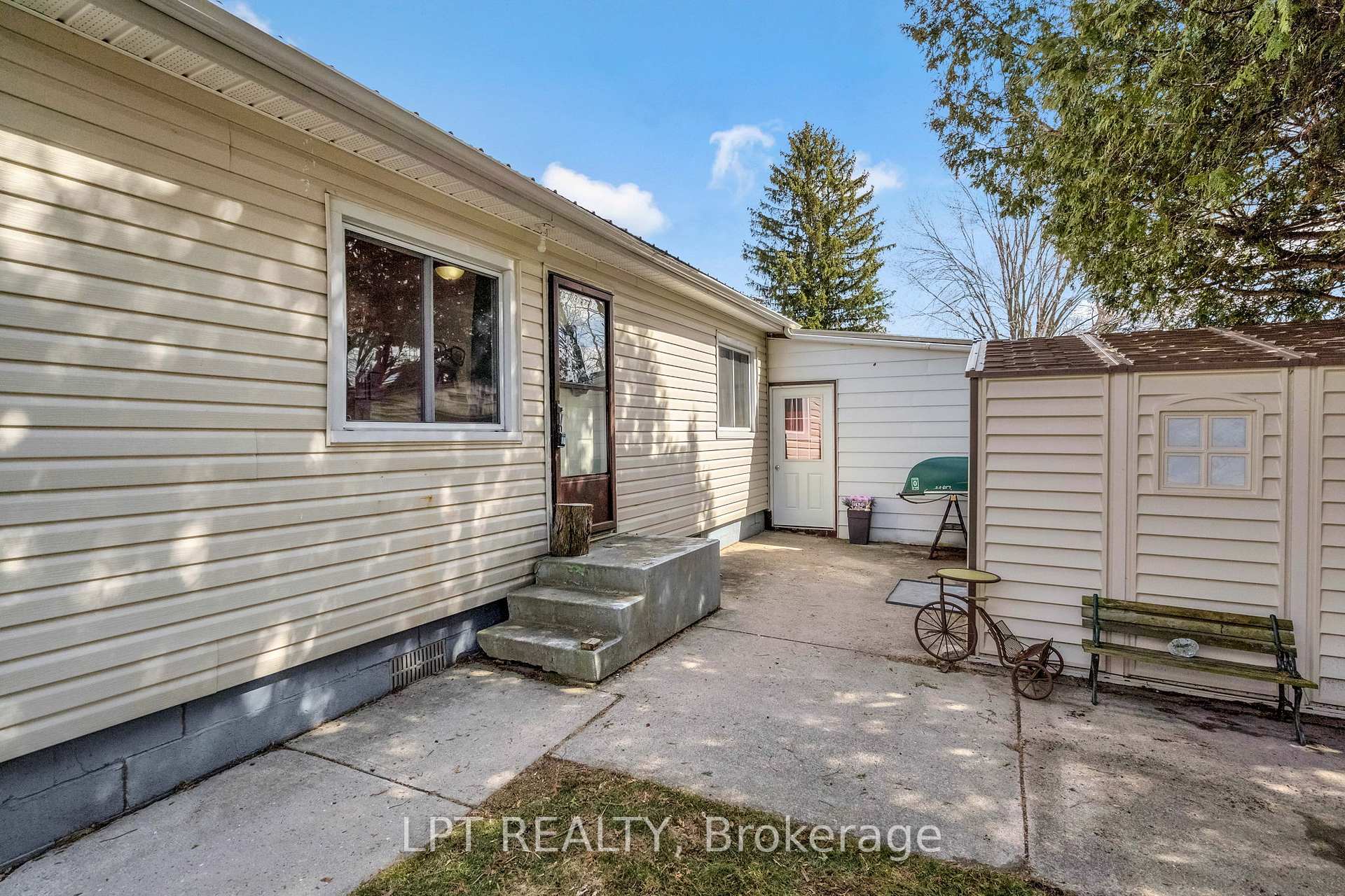 Photo 3 of 198 Munroe Street, West Elgin, West Lorne — HOMEH
