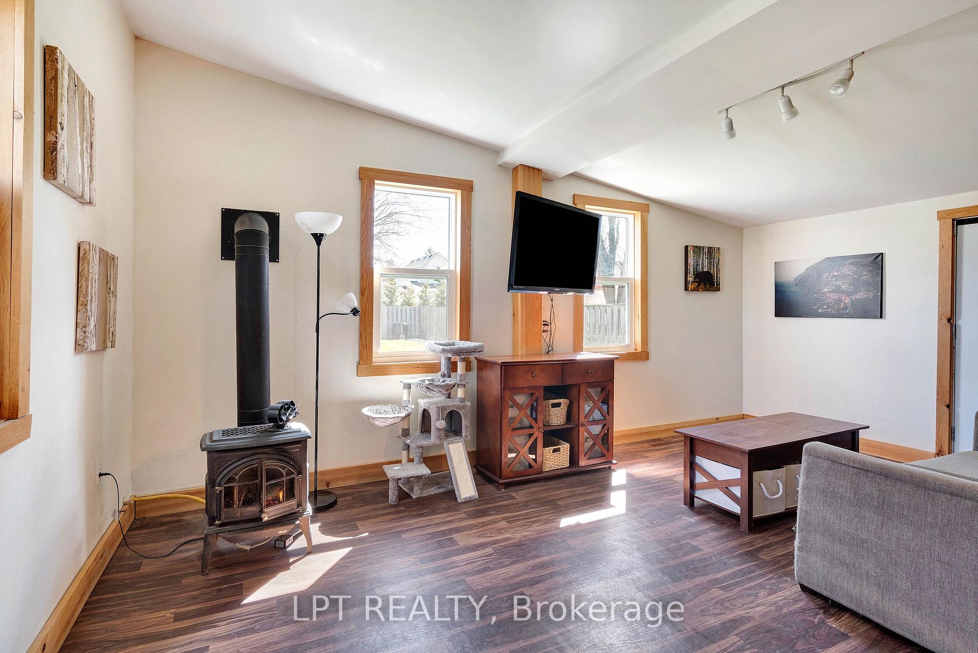 Photo 5 of 198 Munroe Street, West Elgin, West Lorne — HOMEH