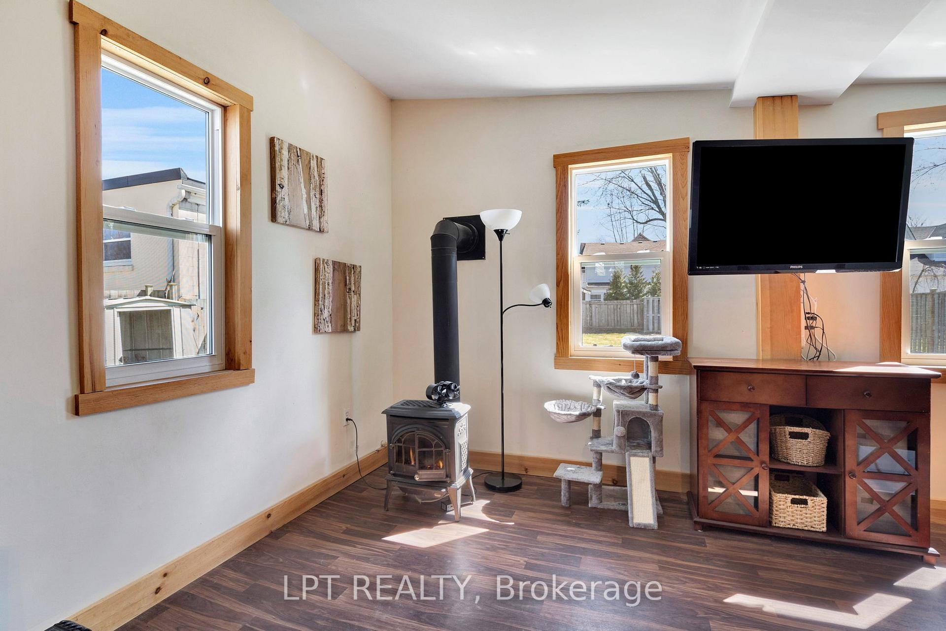 Photo 6 of 198 Munroe Street, West Elgin, West Lorne — HOMEH