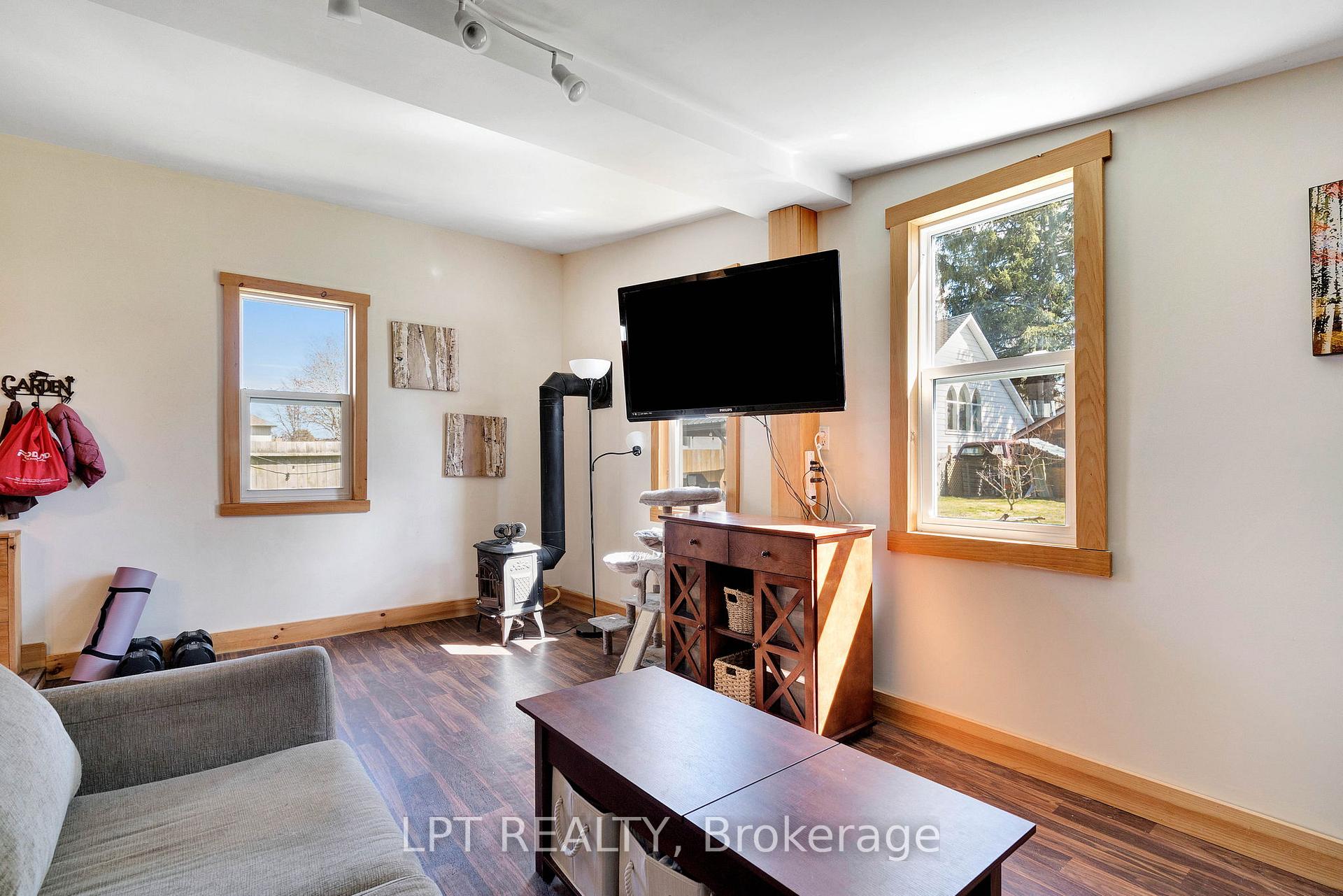 Photo 9 of 198 Munroe Street, West Elgin, West Lorne — HOMEH