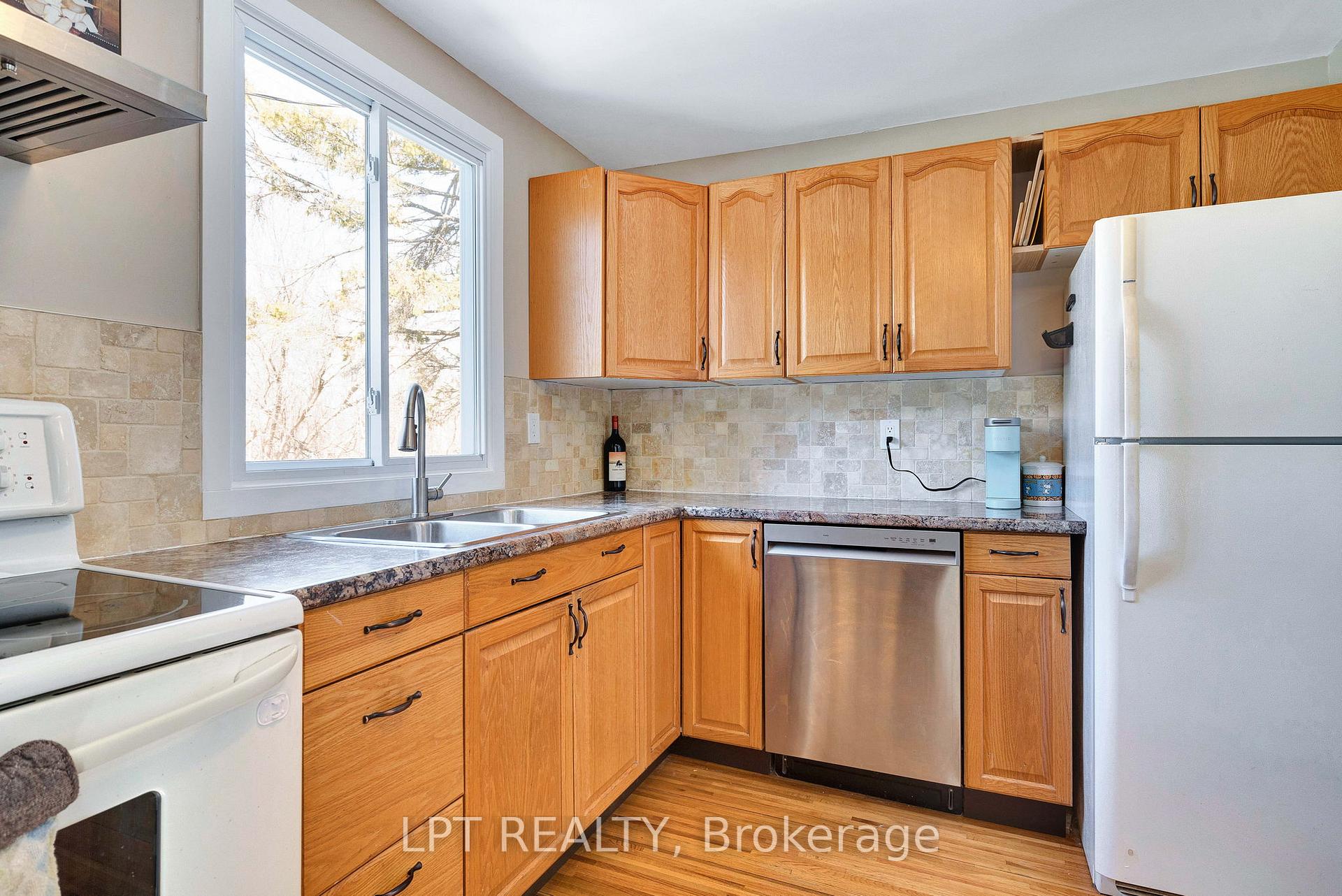 Photo 21 of 198 Munroe Street, West Elgin, West Lorne — HOMEH