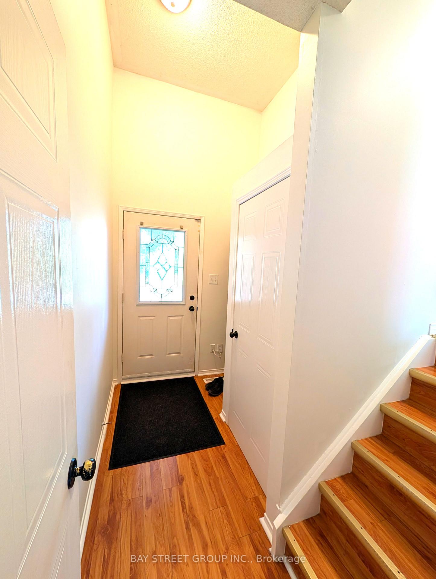 Photo 4 of 67 Rougehaven Way, Markham, Vinegar Hill — HOMEH