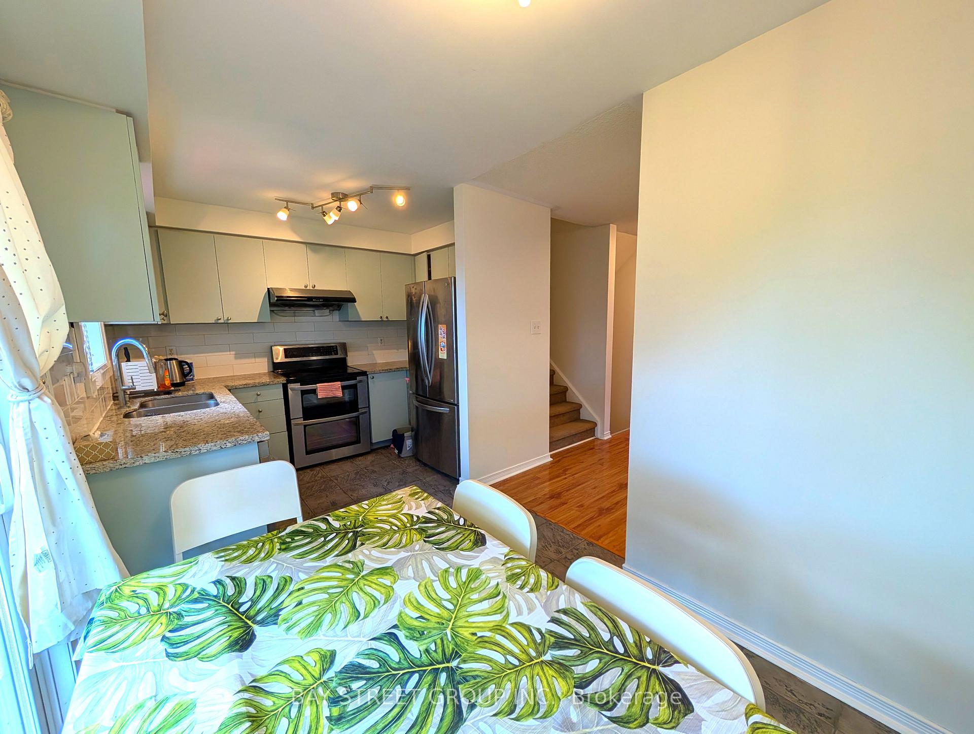Photo 11 of 67 Rougehaven Way, Markham, Vinegar Hill — HOMEH