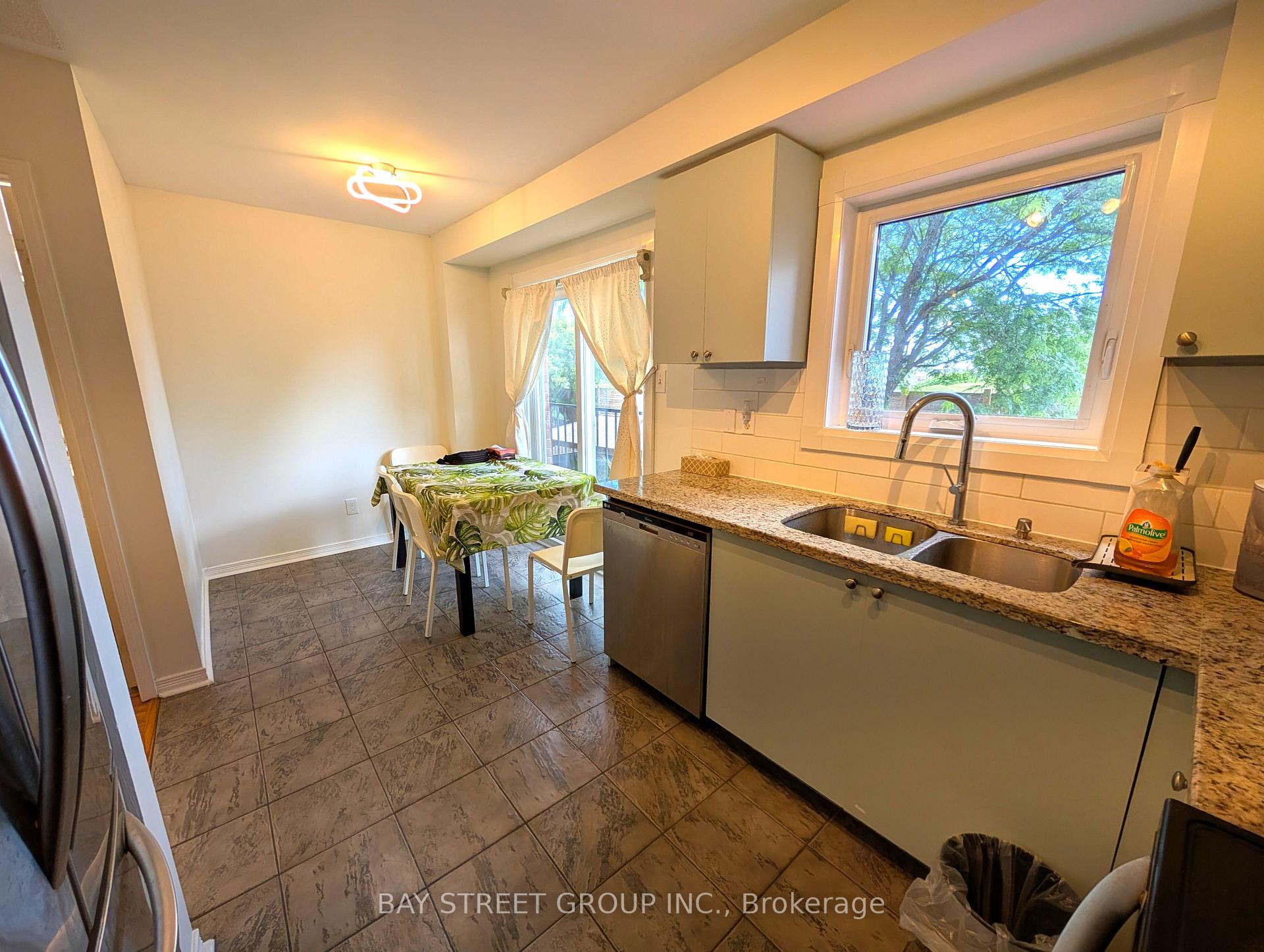 Photo 12 of 67 Rougehaven Way, Markham, Vinegar Hill — HOMEH