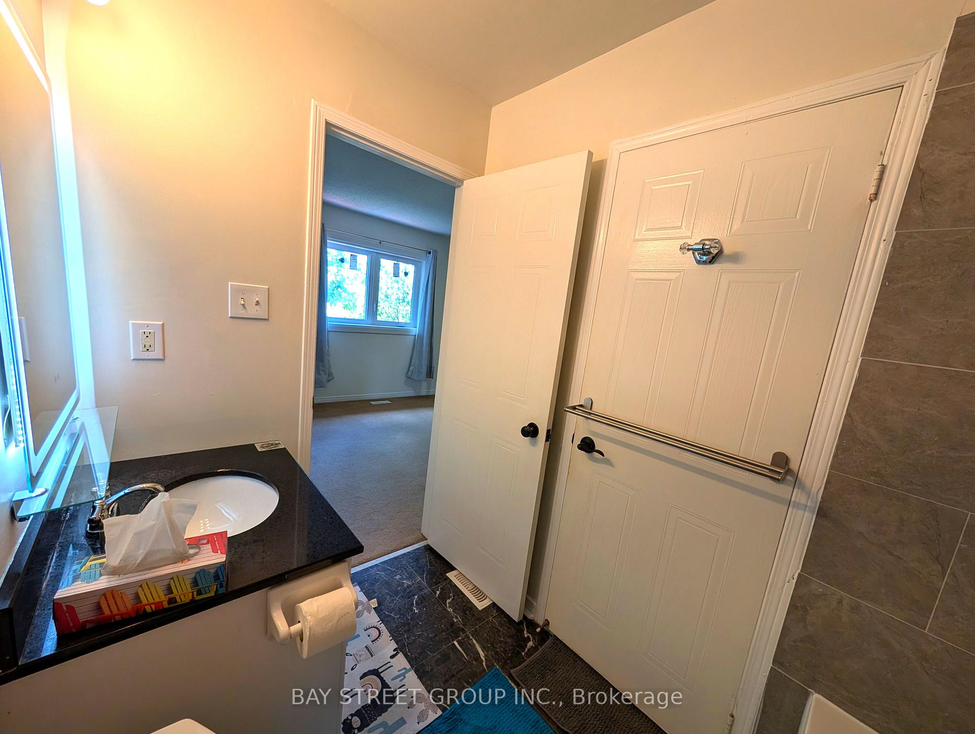 Photo 24 of 67 Rougehaven Way, Markham, Vinegar Hill — HOMEH
