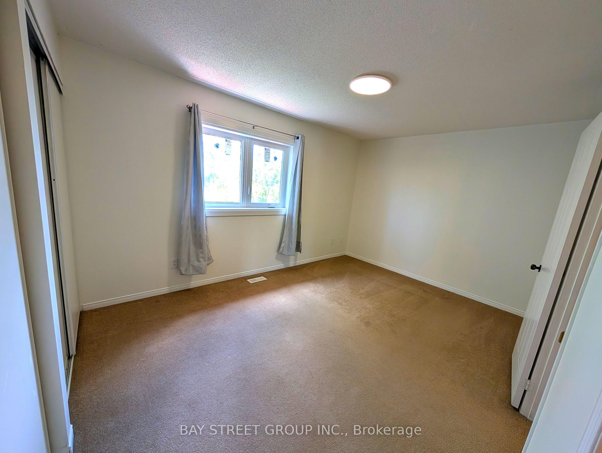 Photo 25 of 67 Rougehaven Way, Markham, Vinegar Hill — HOMEH
