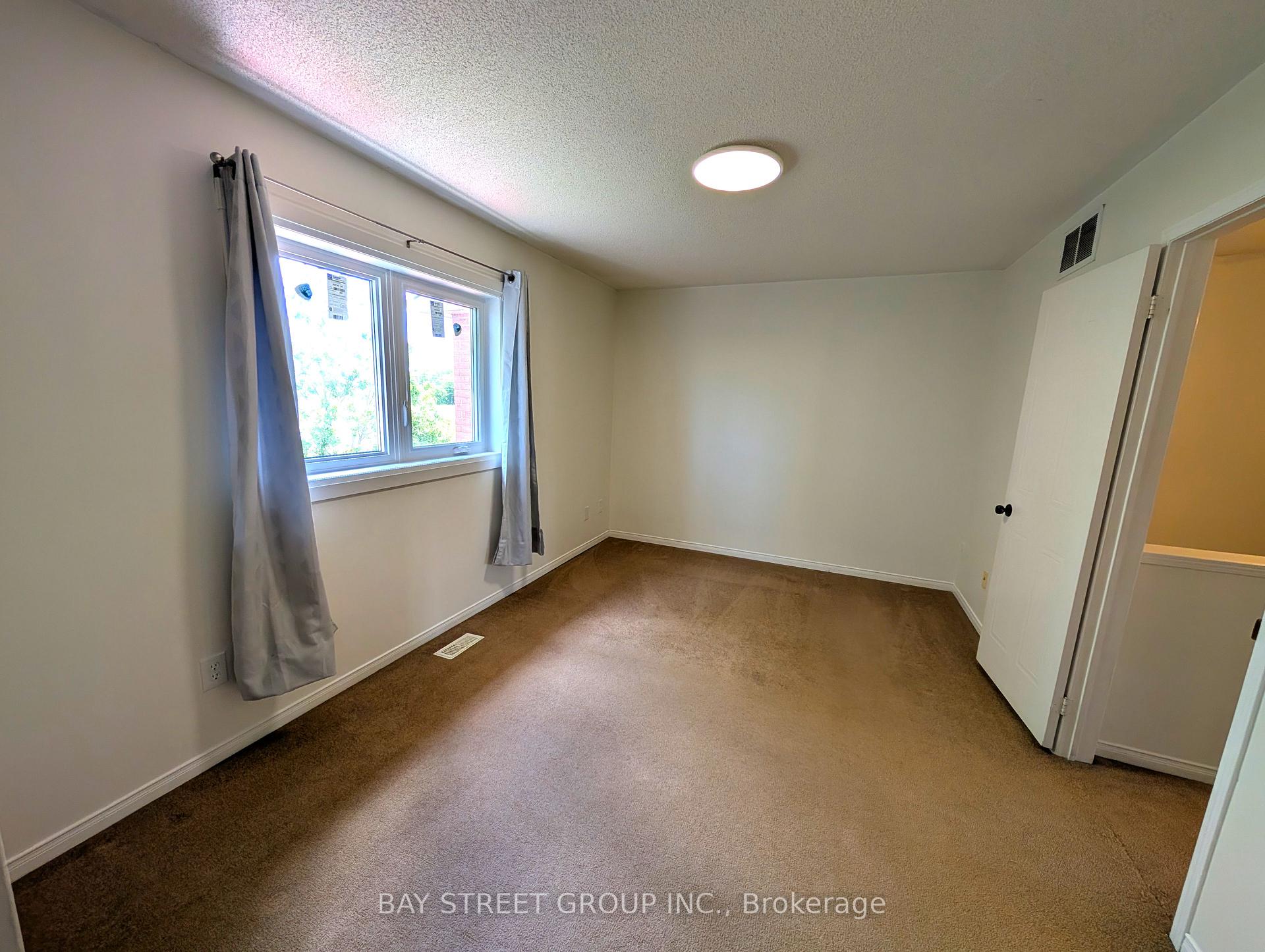 Photo 28 of 67 Rougehaven Way, Markham, Vinegar Hill — HOMEH