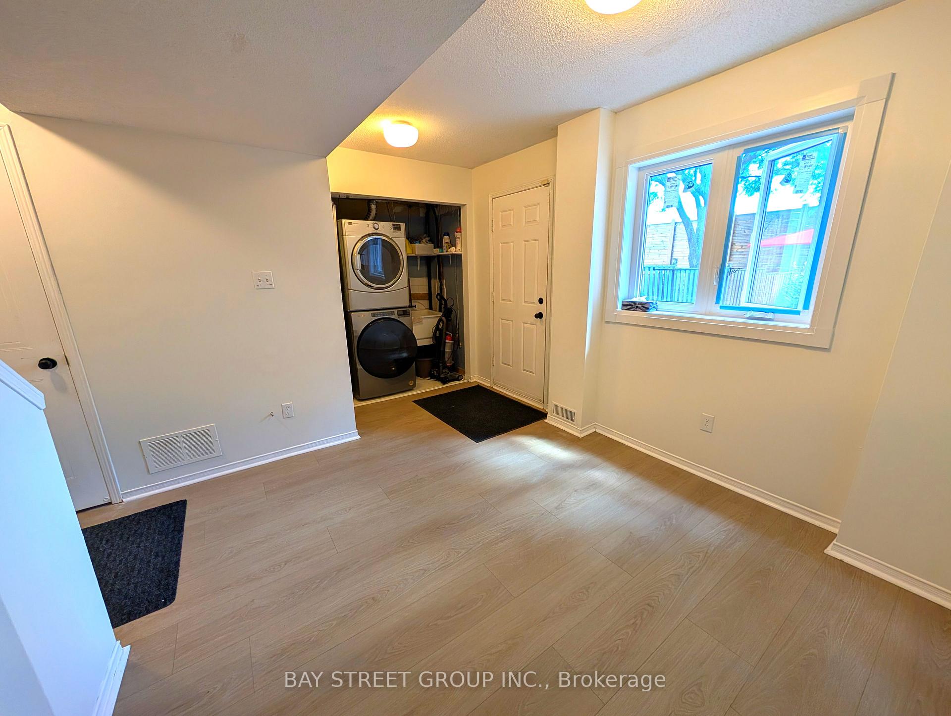 Photo 32 of 67 Rougehaven Way, Markham, Vinegar Hill — HOMEH