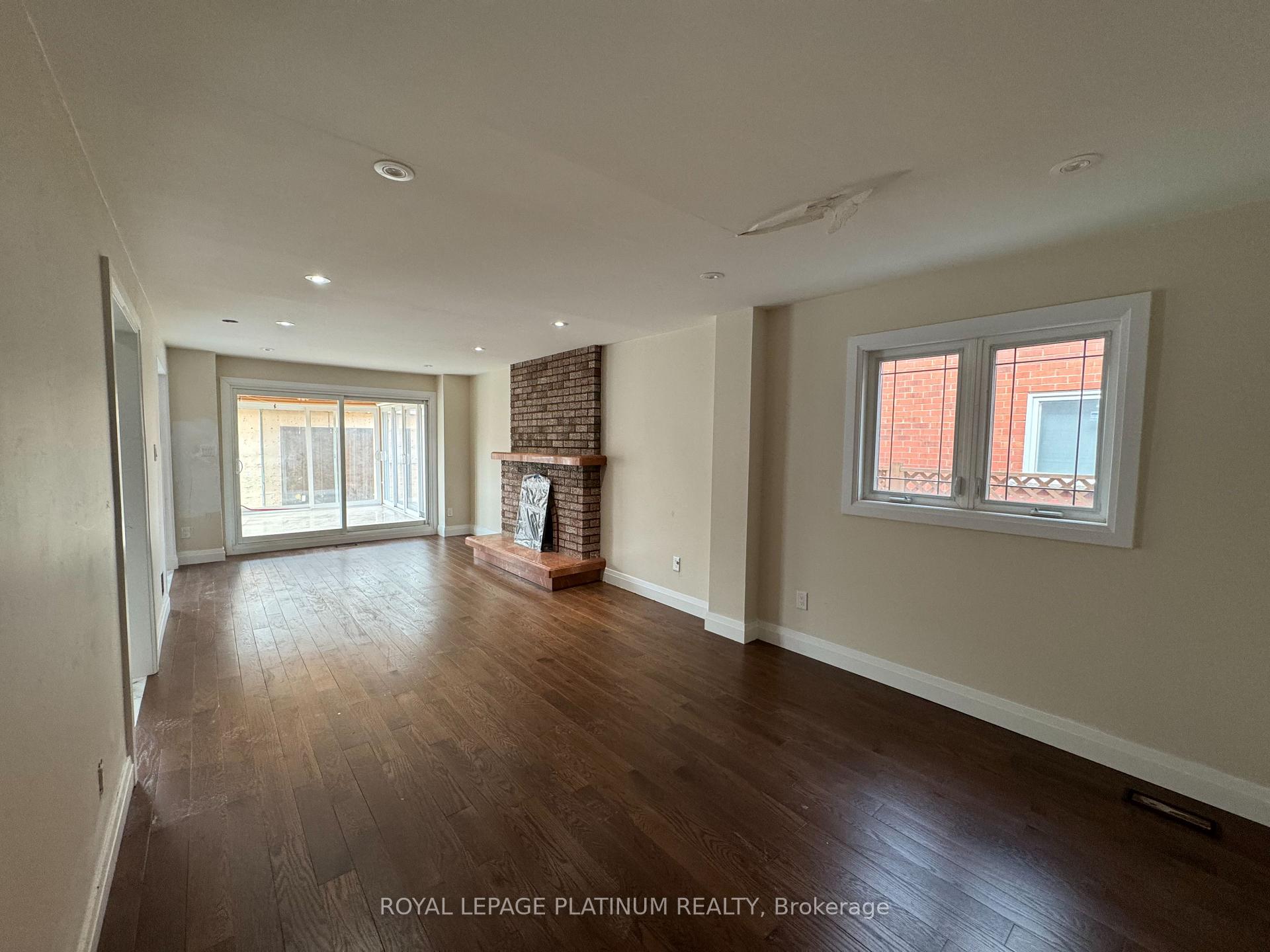 Photo 9 of 60 Brookfield Court, Brampton, Fletcher's West — HOMEH